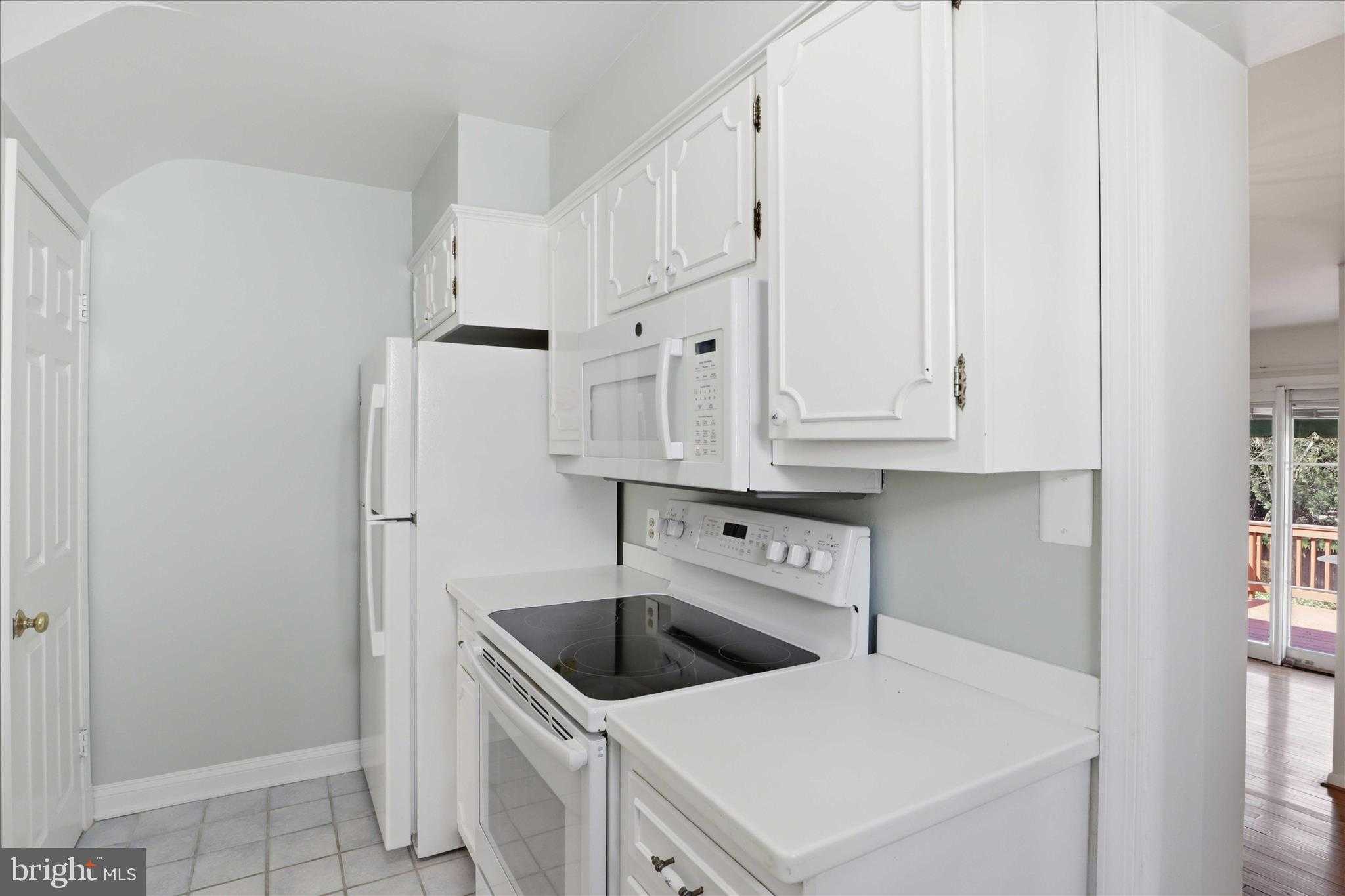 10010 Raynor Rd photo 17