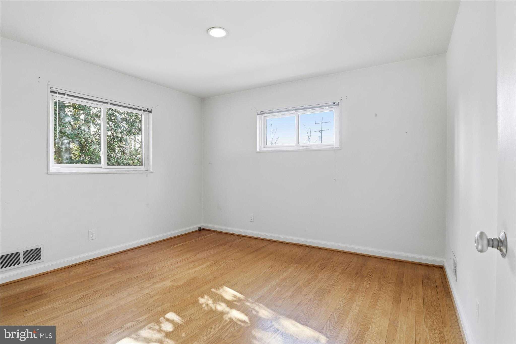 10014 Cedar Ln photo 15