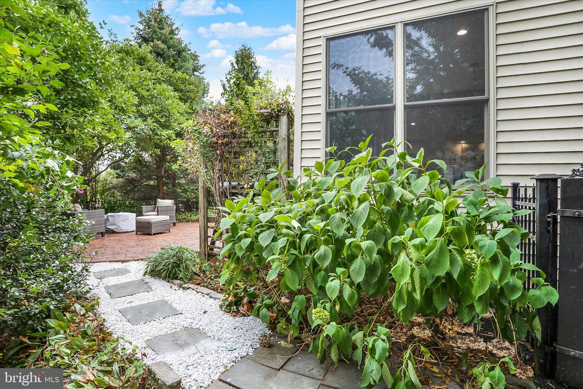 1140 Windsor Rd photo 78