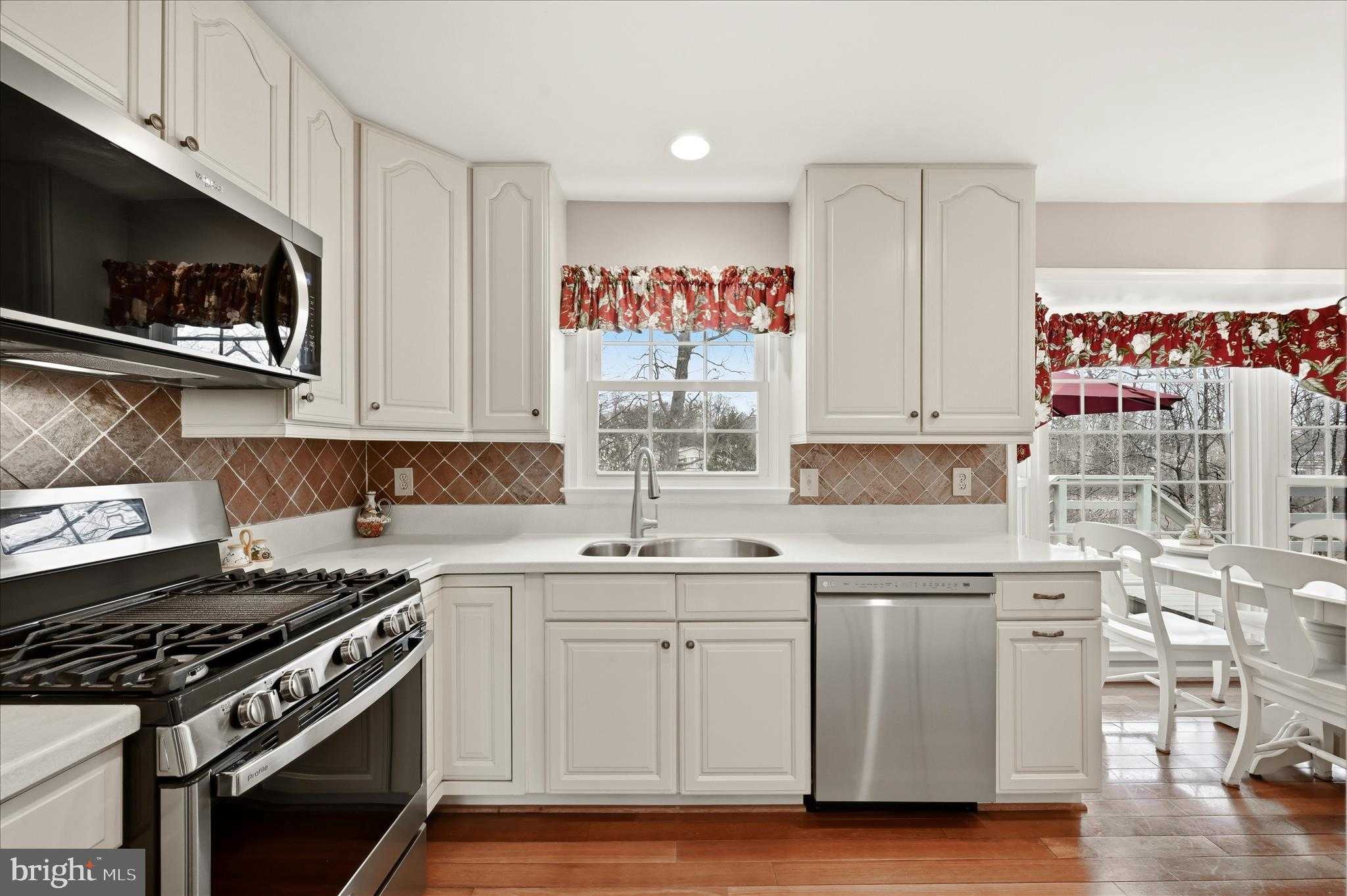 7001 Ebbtide Ln photo 2