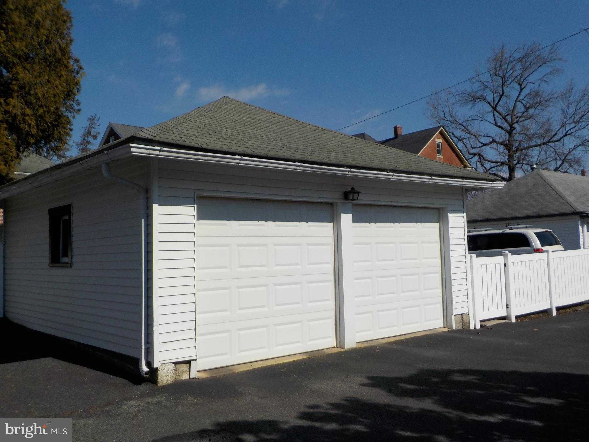 368 Donegal Springs Rd photo 3