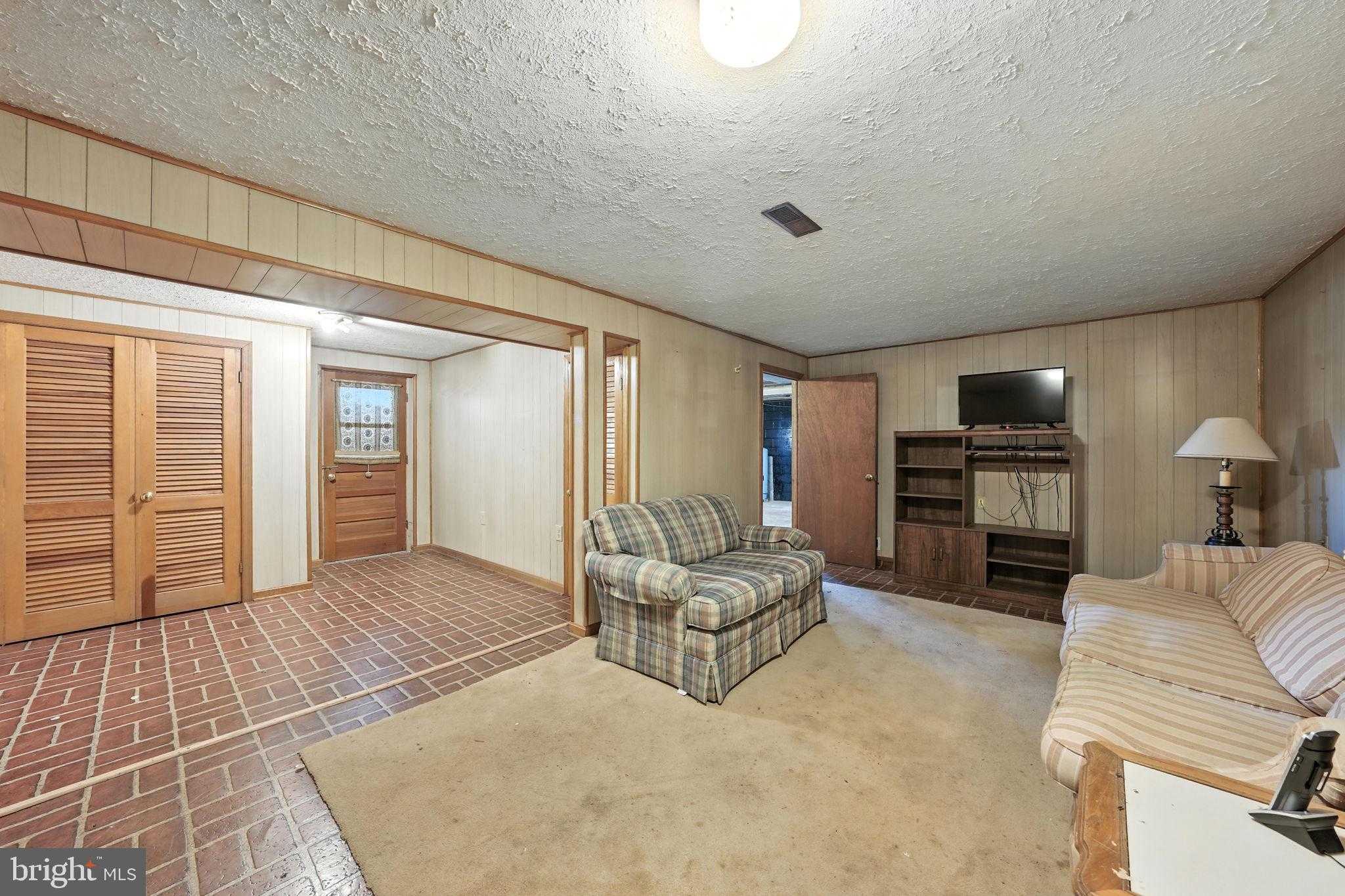 18172 Youngs Ln photo 24