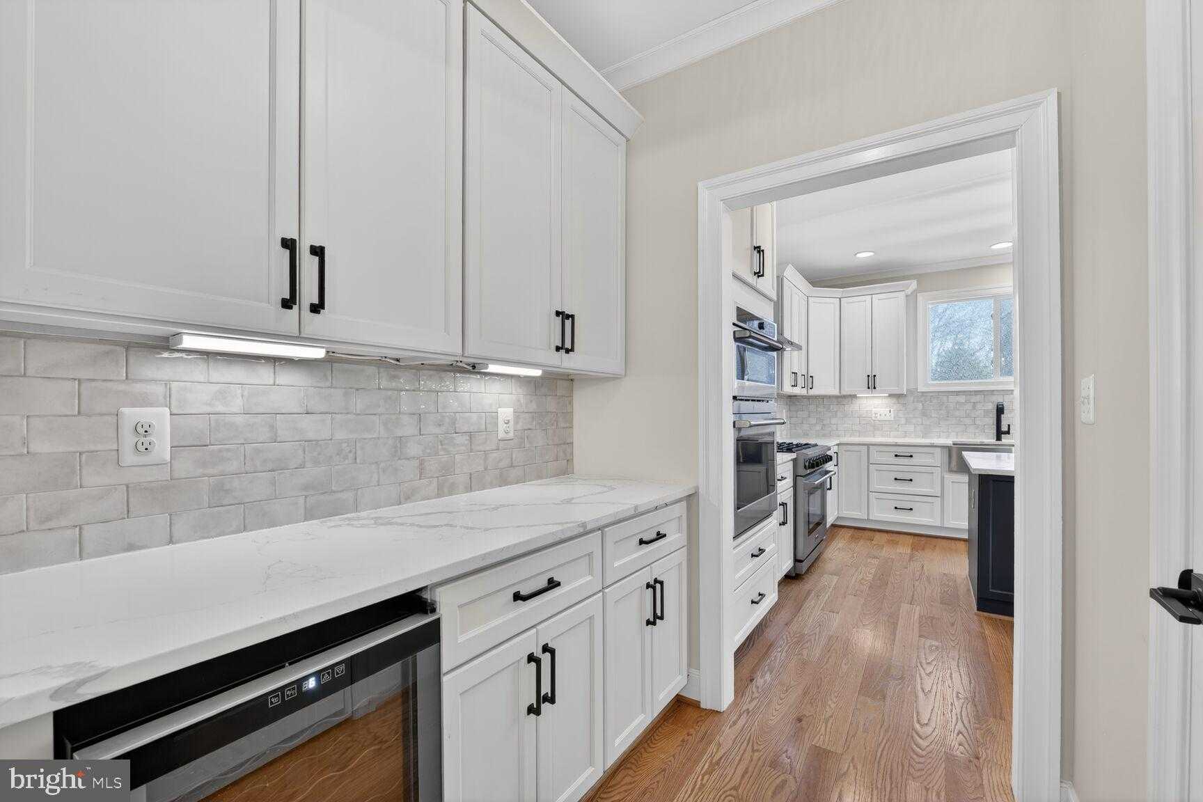 7405 Storm CT photo 12