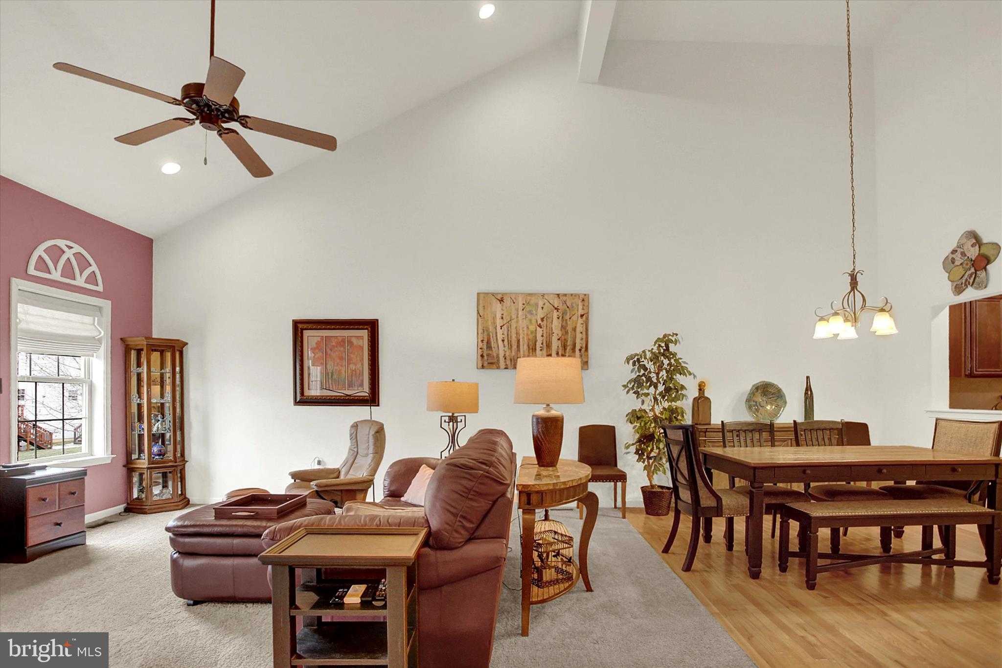 708 Gladstone CT photo 11