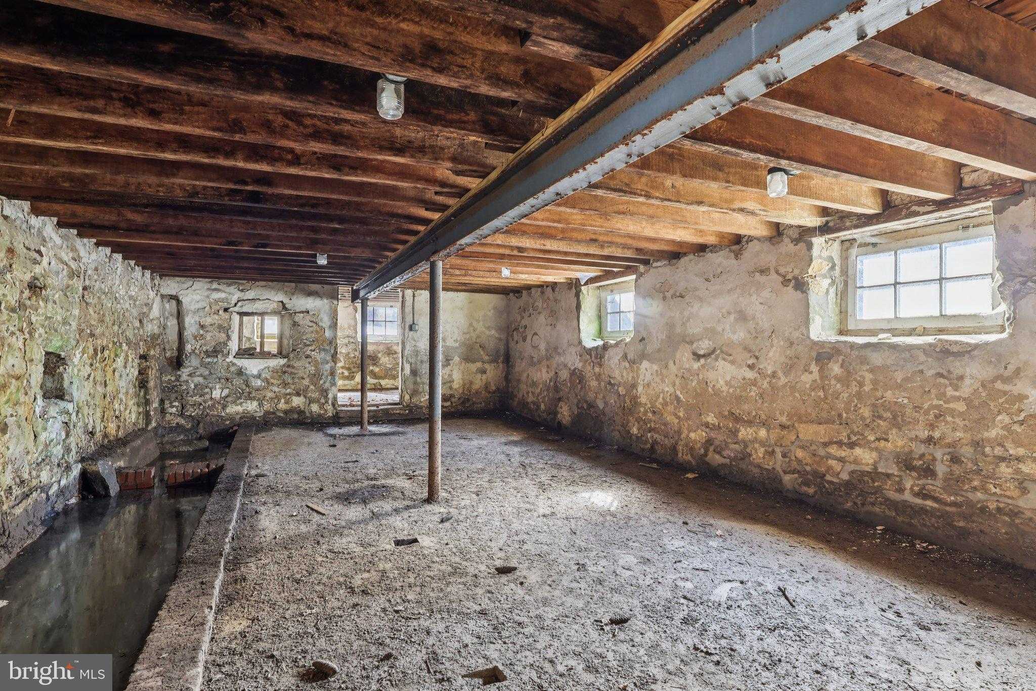 1 Sproul Ln photo 48