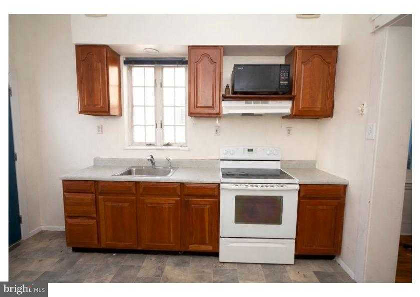 3460 Helen St photo 16