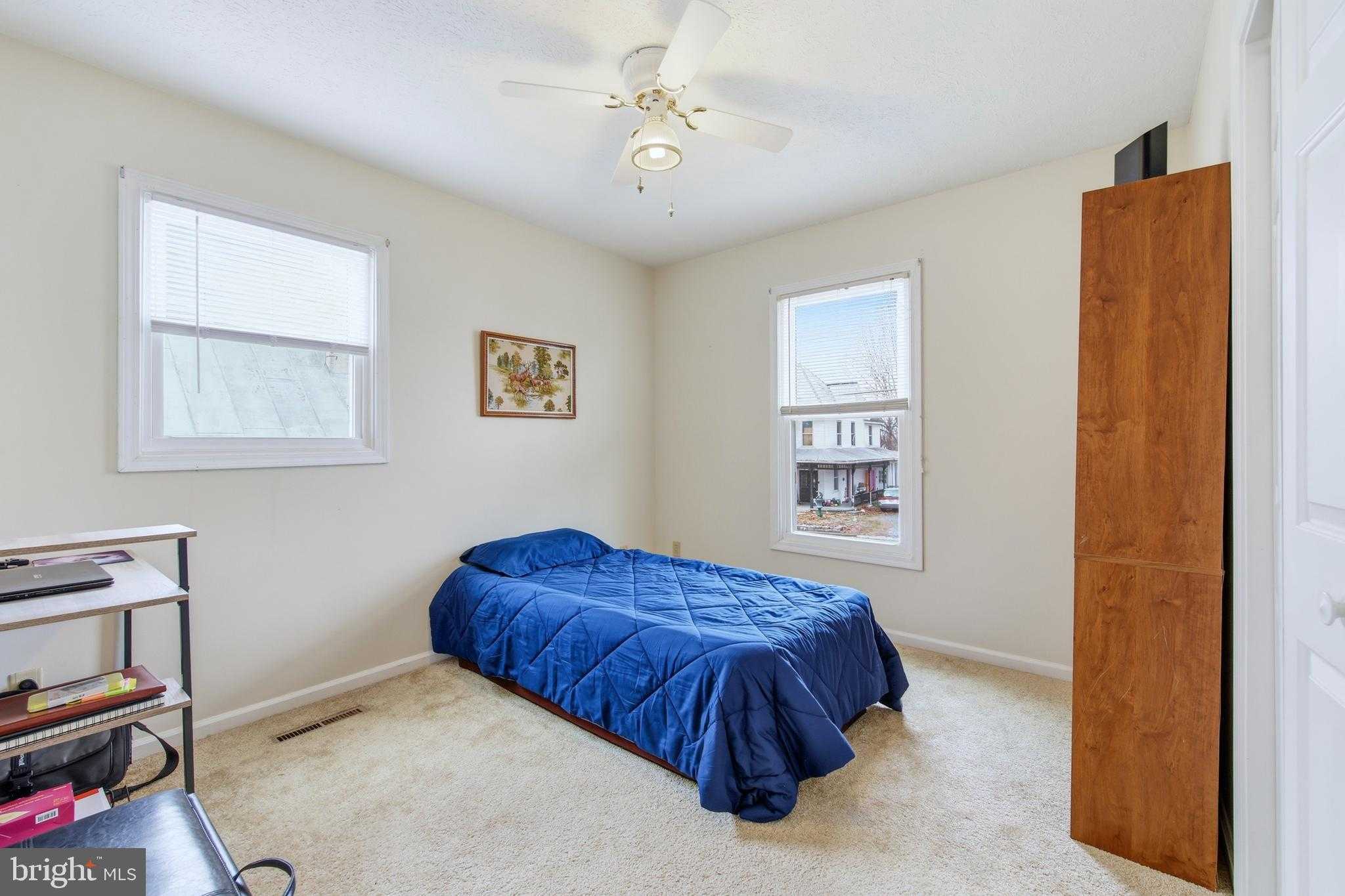 522 S Main St photo 22