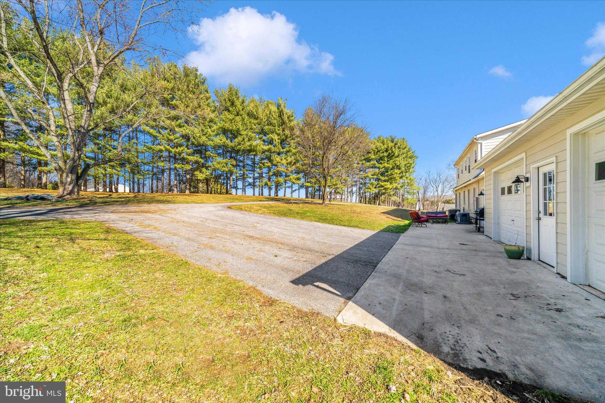 8730 Mapleville Rd photo 49