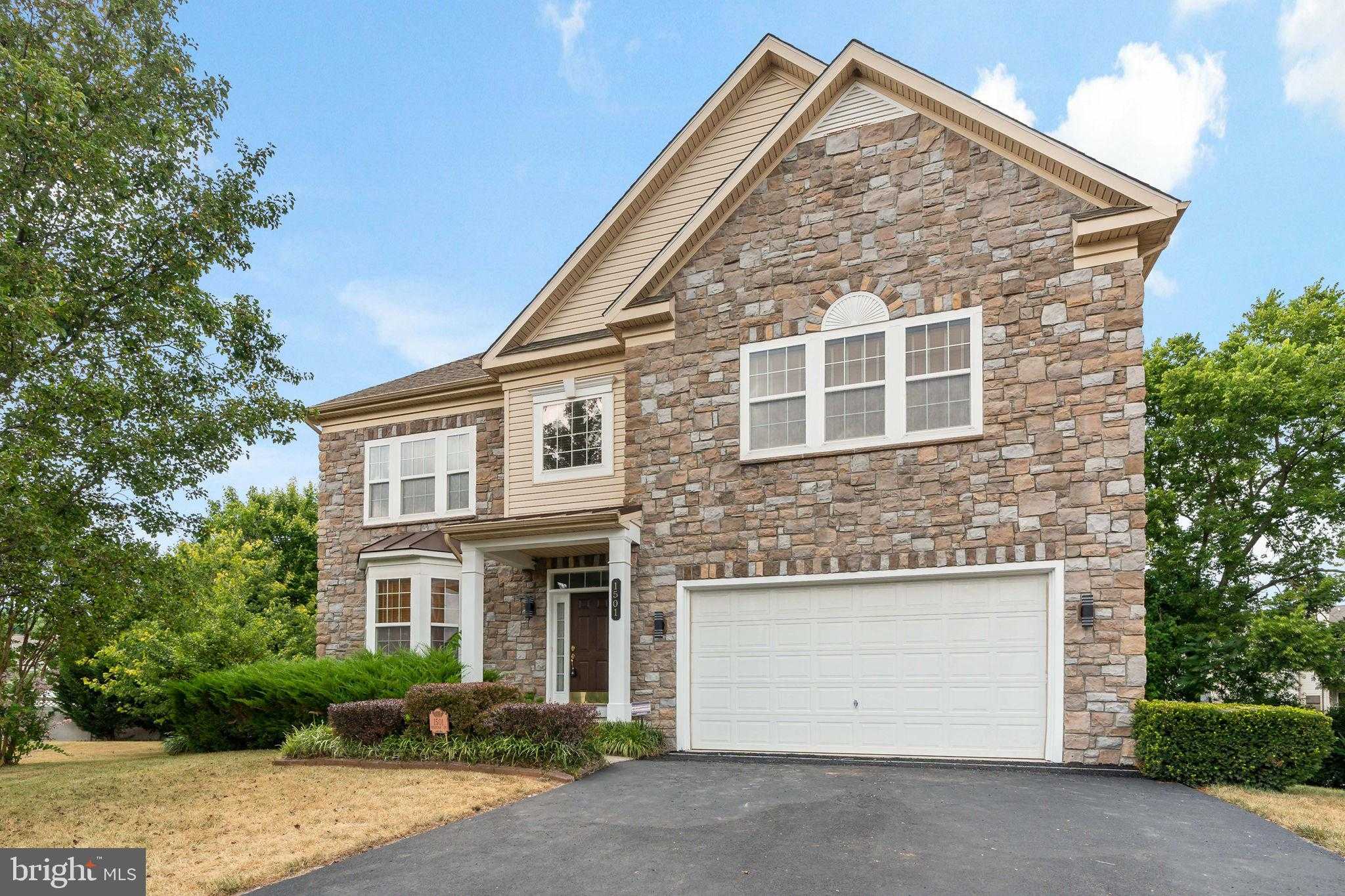 1501 Mohican CT photo 3