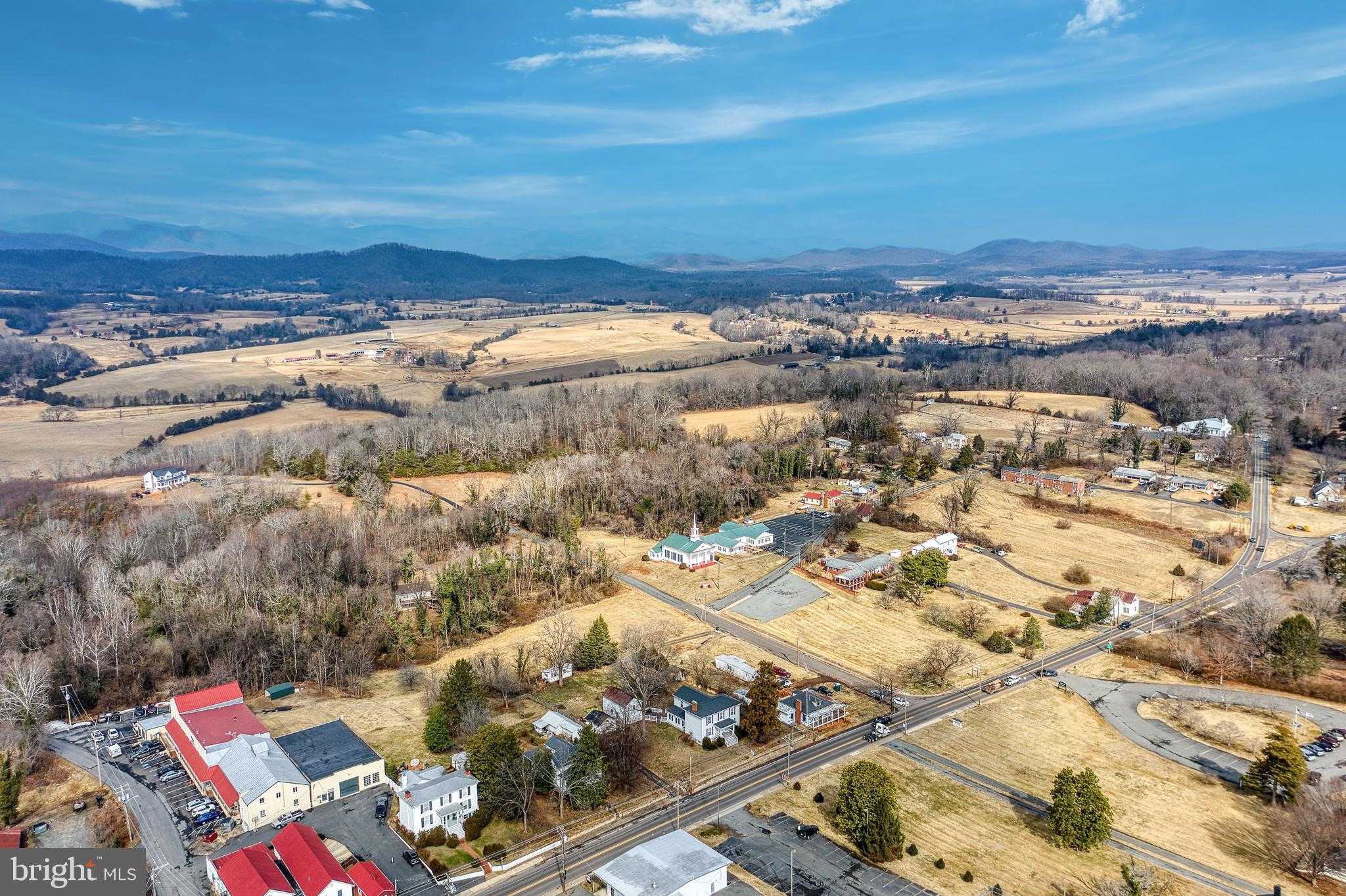 319 N Main St photo 57