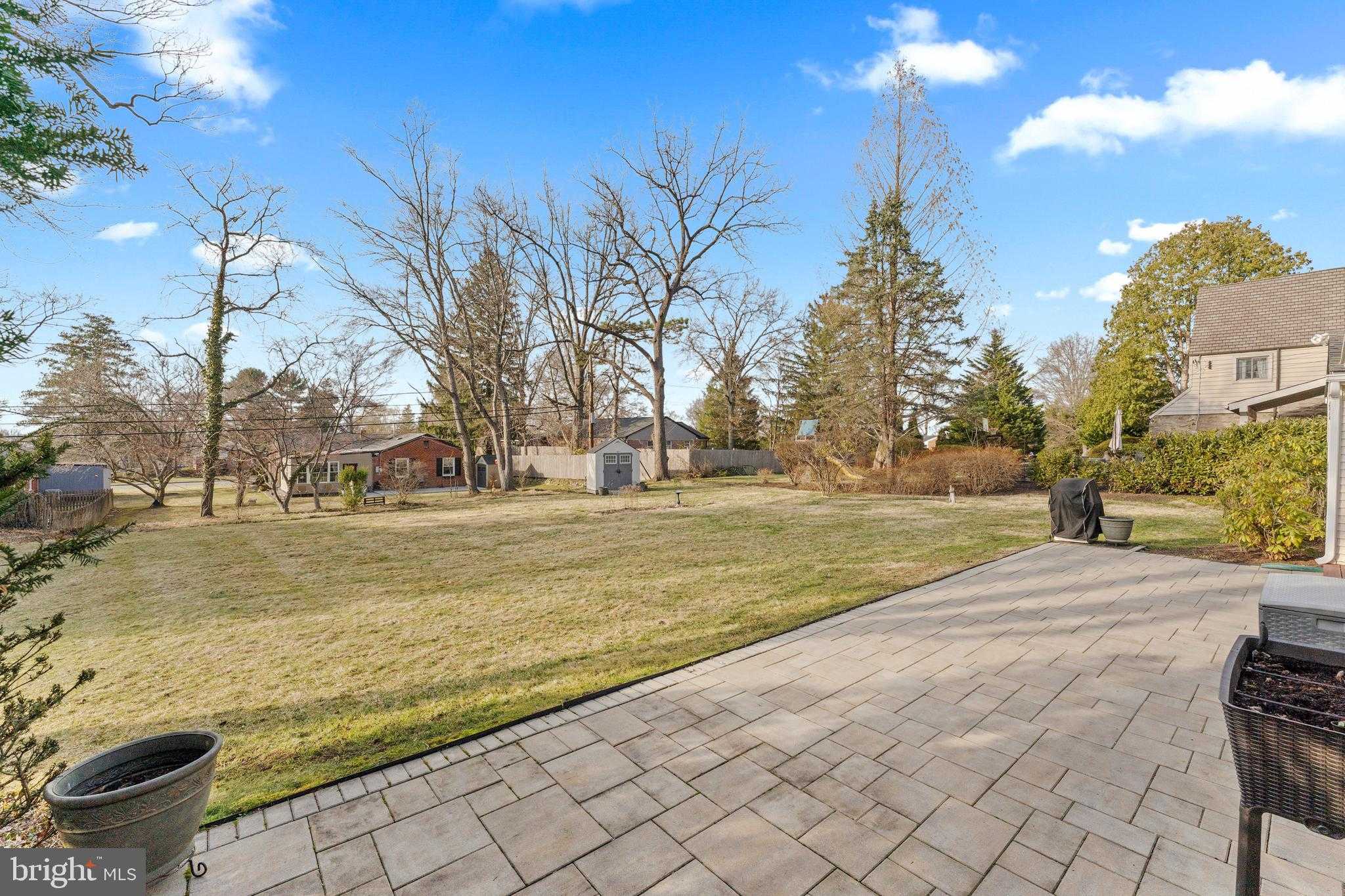 505 Station Ave photo 30