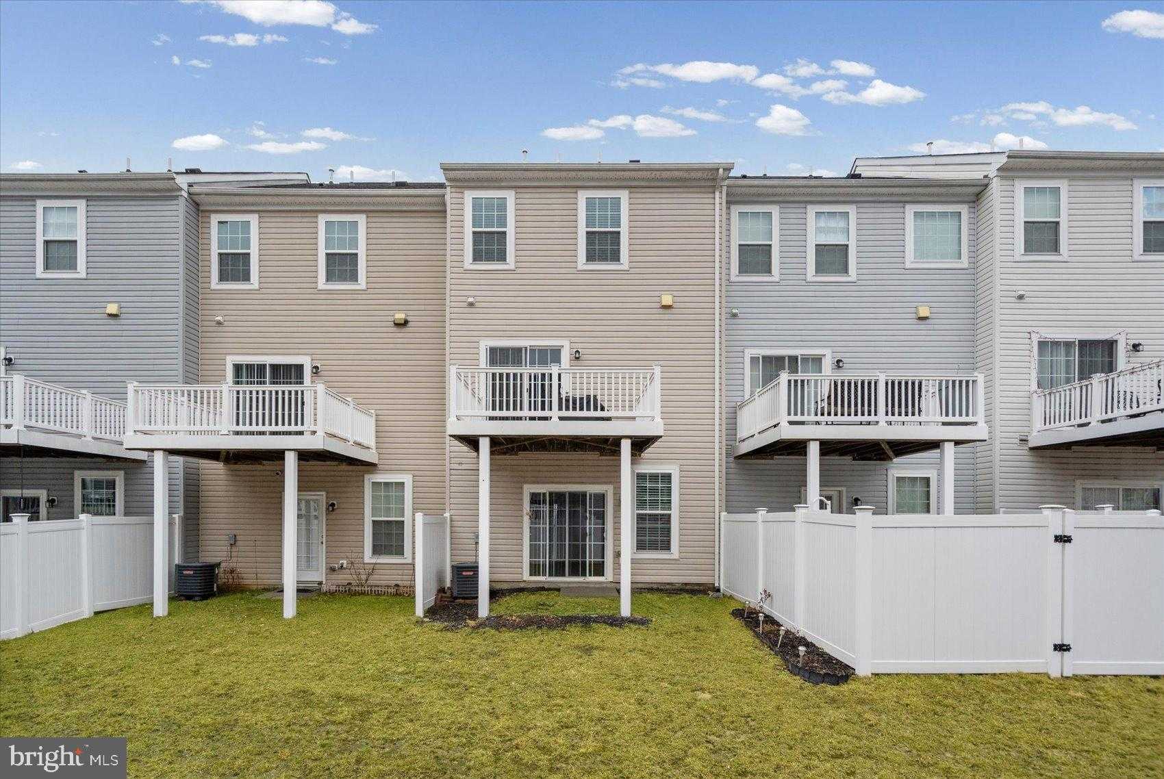 9442 Adelaide Ln photo 4