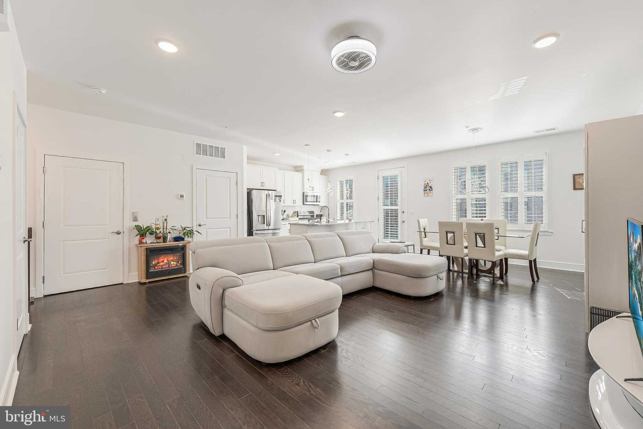 42881 Littlehales Ter photo 2