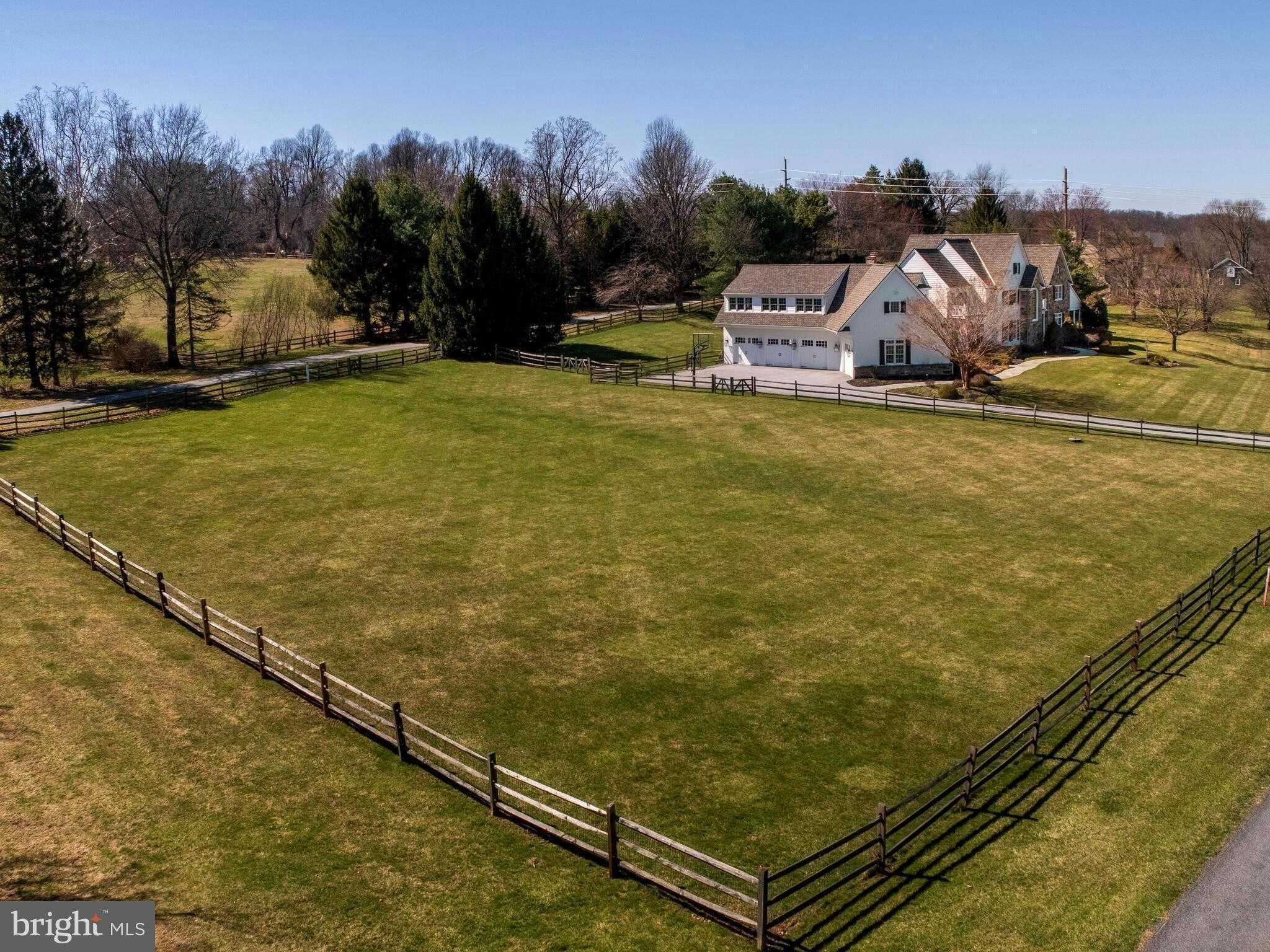 9 Douglas Ln photo 3