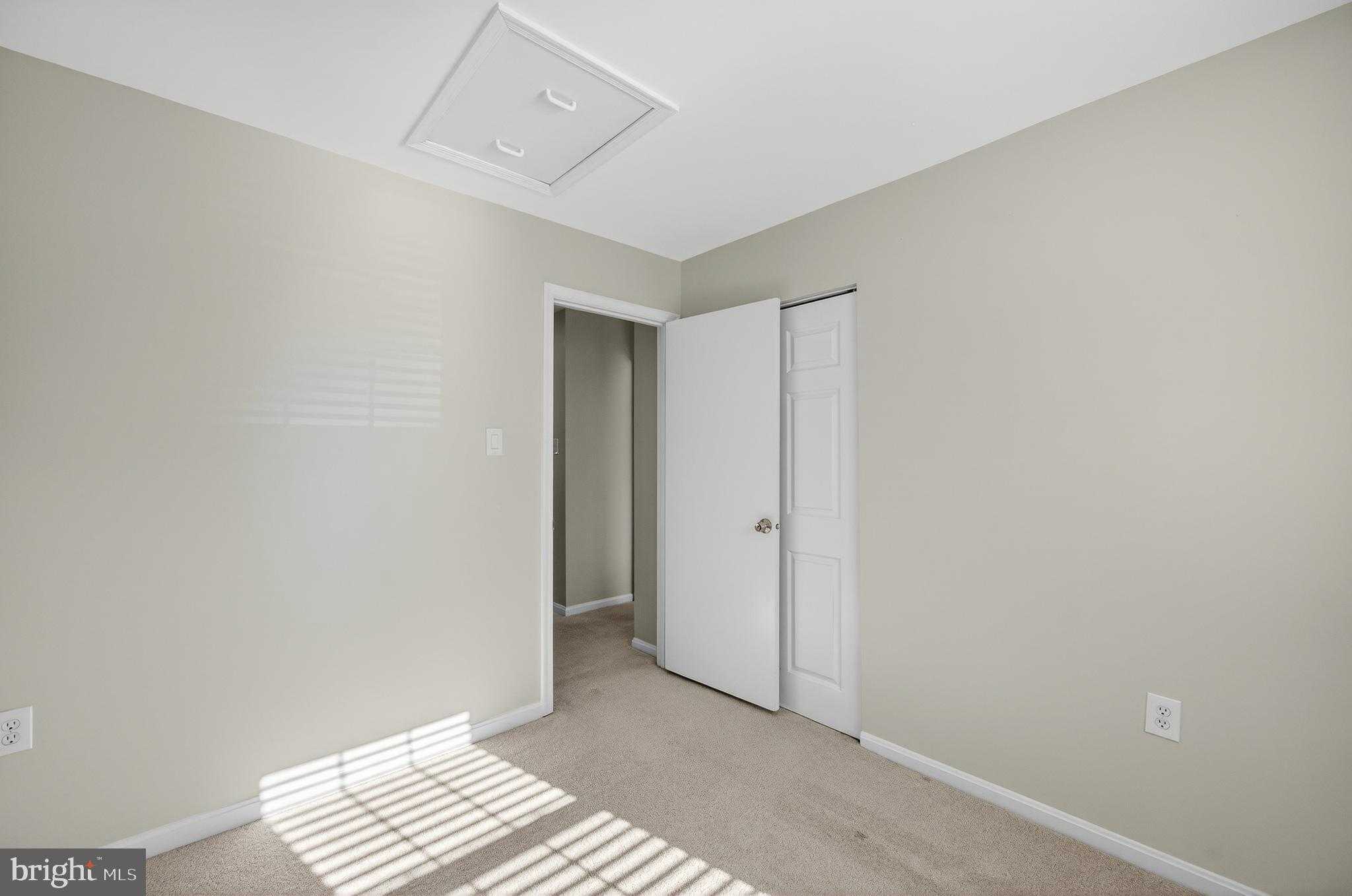 5635 Sutherland CT photo 33