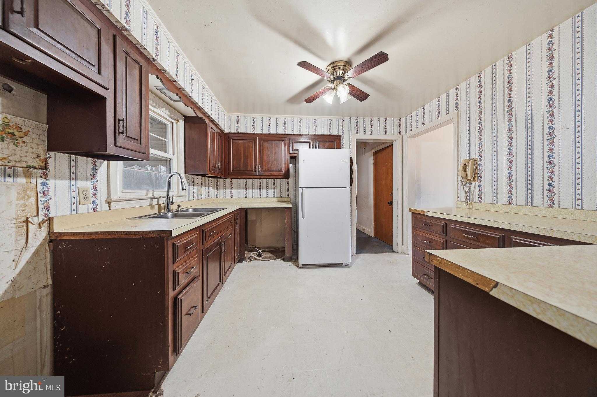 500 E Vine St photo 9