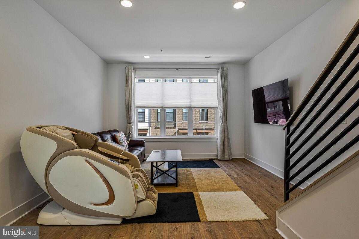 7367 Blade Dr photo 9