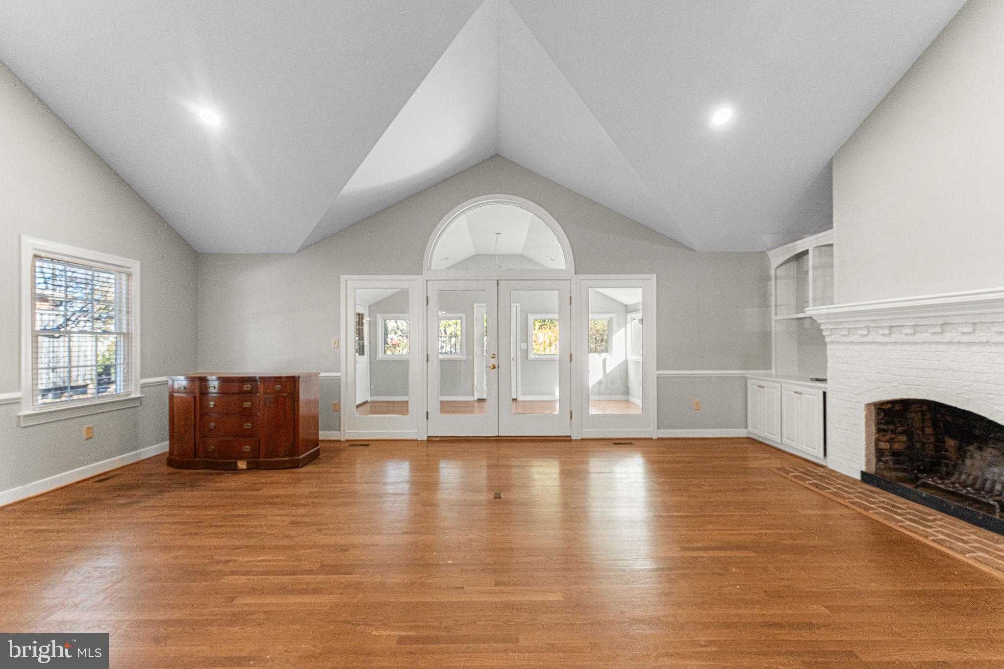 15 Heatherfield CT photo 11