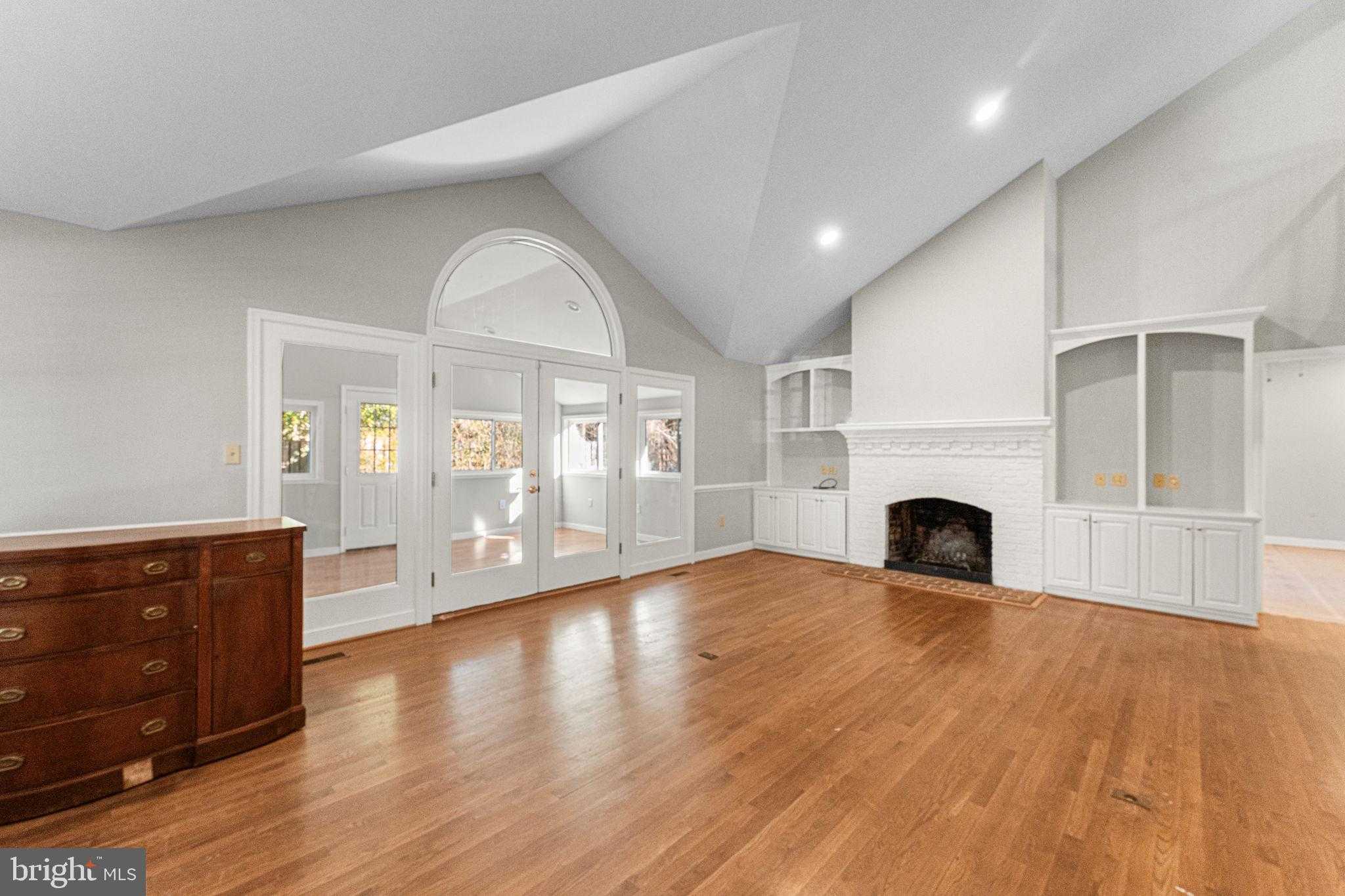 15 Heatherfield CT photo 12