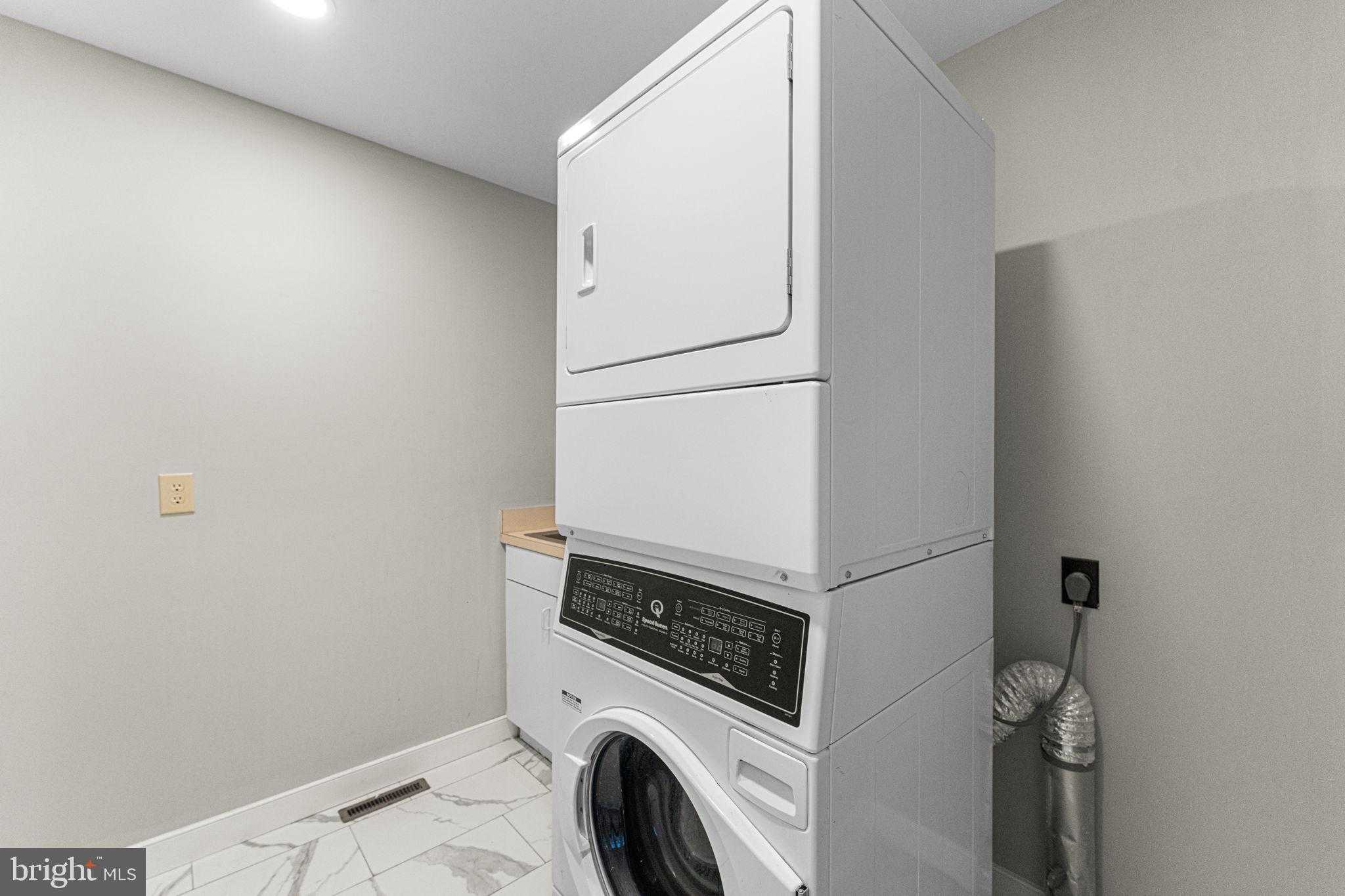 15 Heatherfield CT photo 17