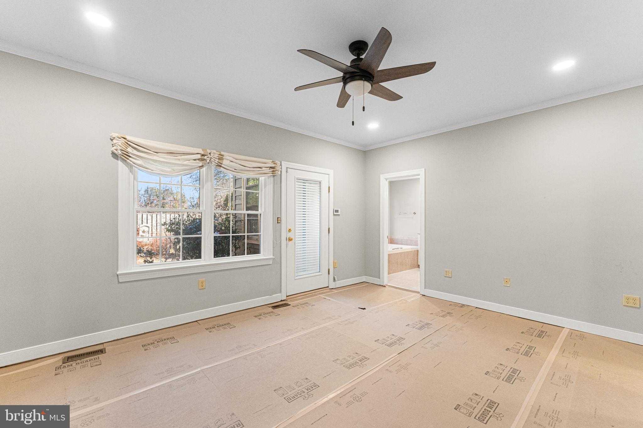 15 Heatherfield CT photo 19