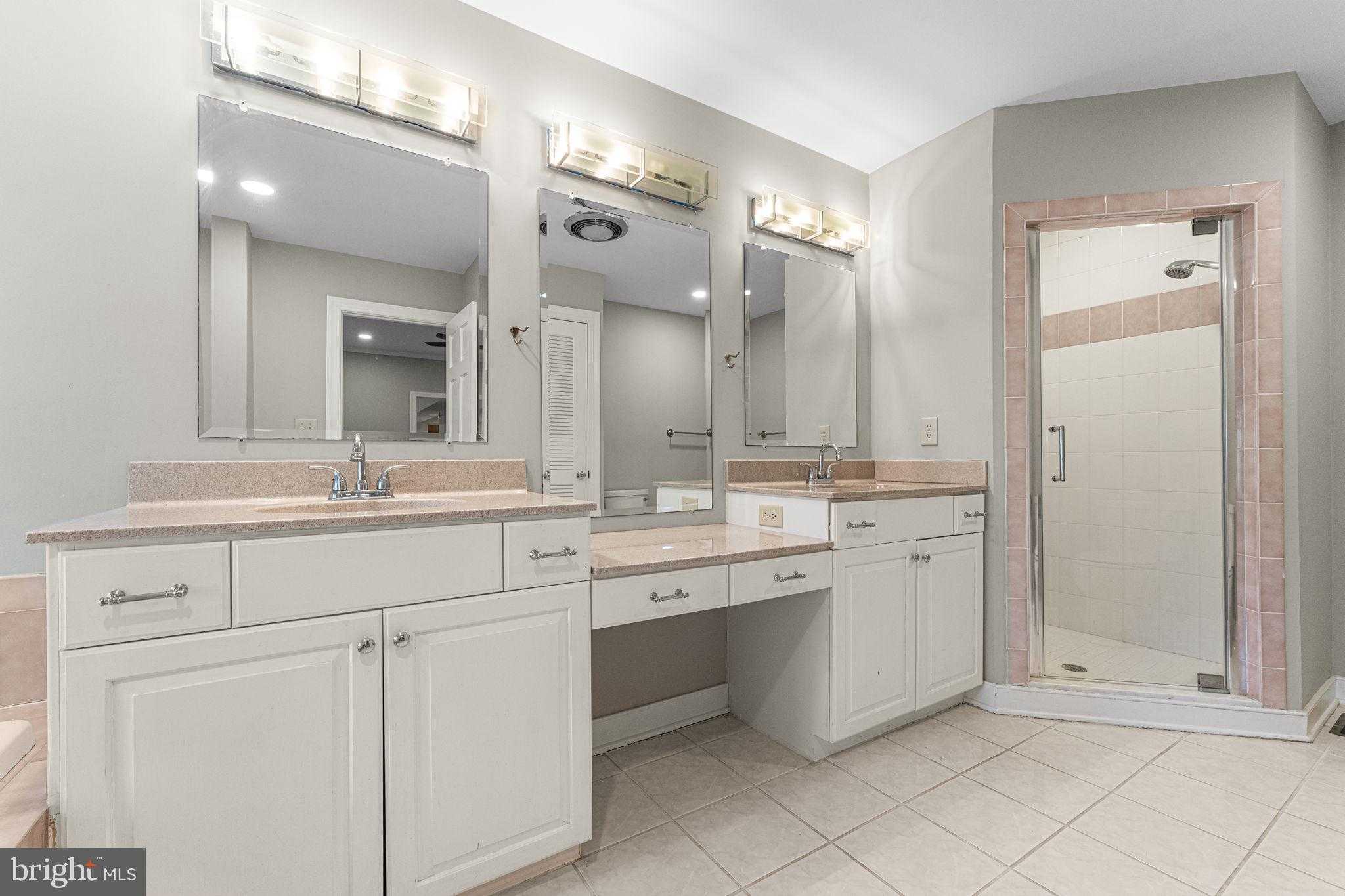 15 Heatherfield CT photo 22