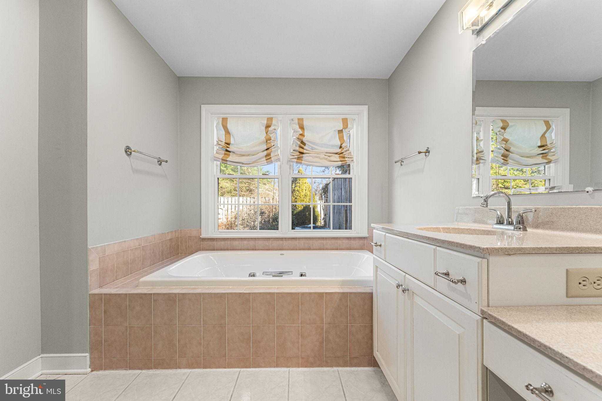 15 Heatherfield CT photo 23