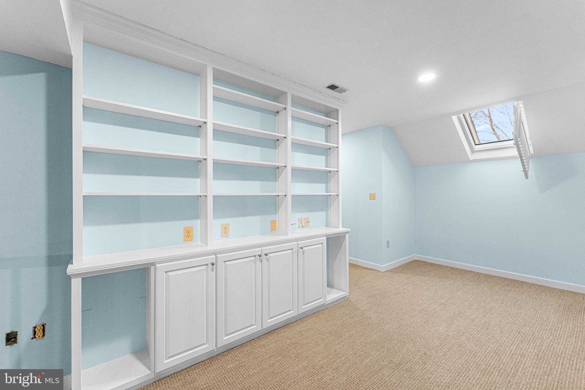 15 Heatherfield CT photo 28