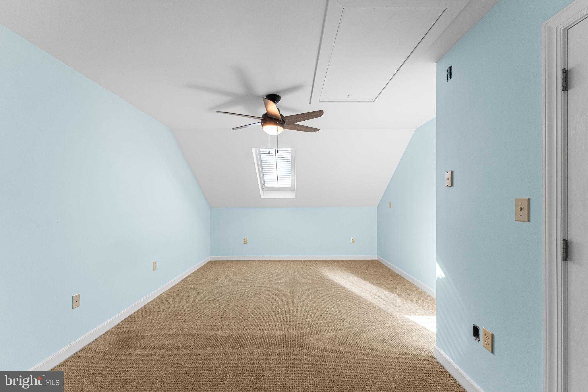 15 Heatherfield CT photo 31