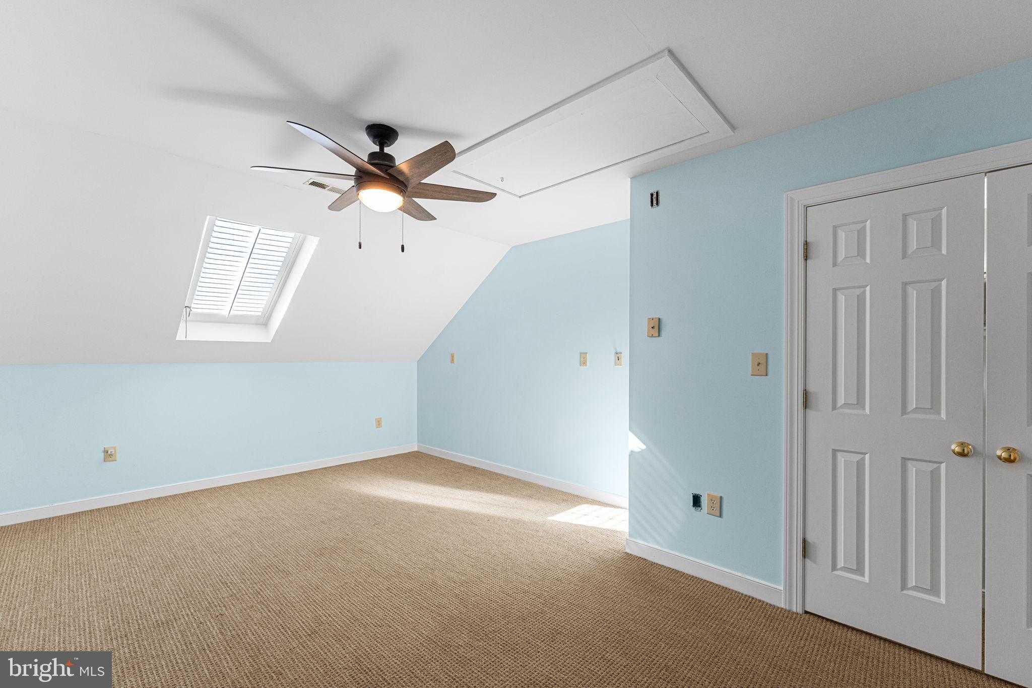 15 Heatherfield CT photo 32