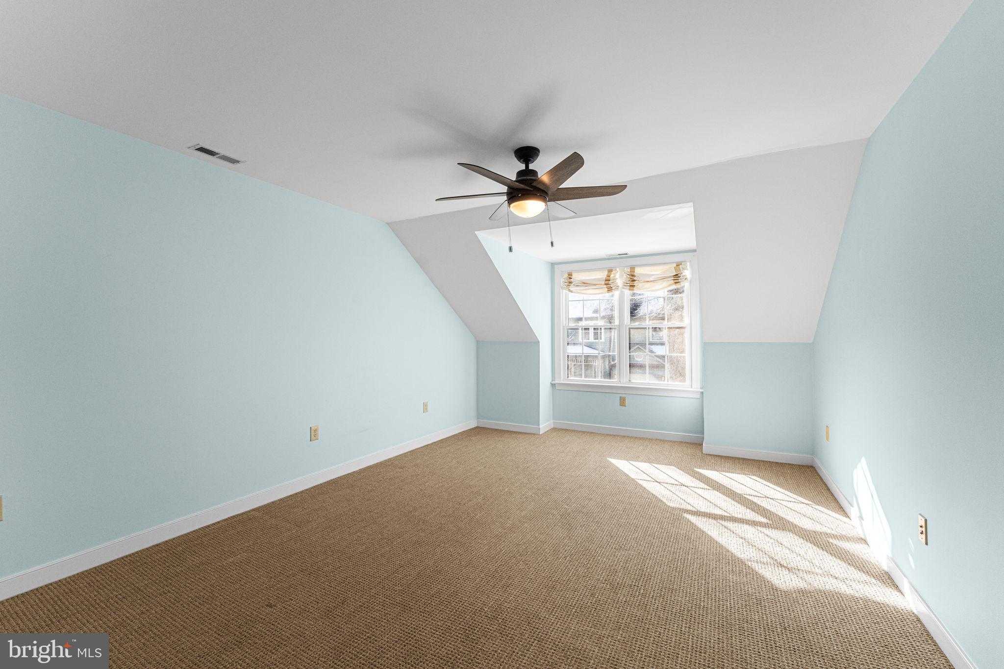 15 Heatherfield CT photo 36