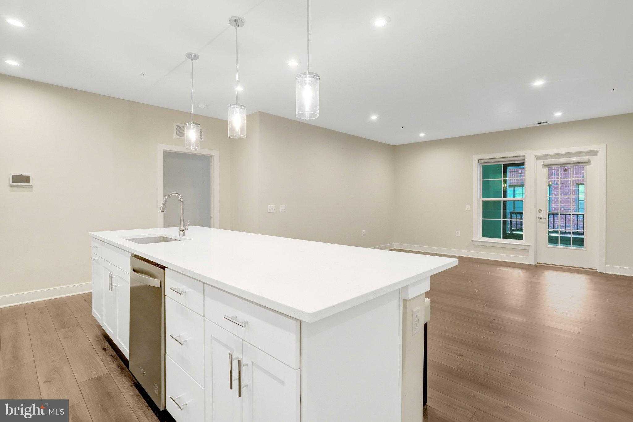 102 Saint Ives Pl Apt 108 photo 4