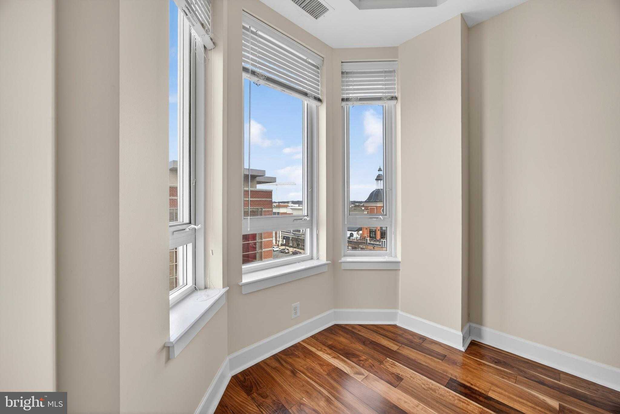 1915 Towne Centre Blvd Unit 503 photo 32