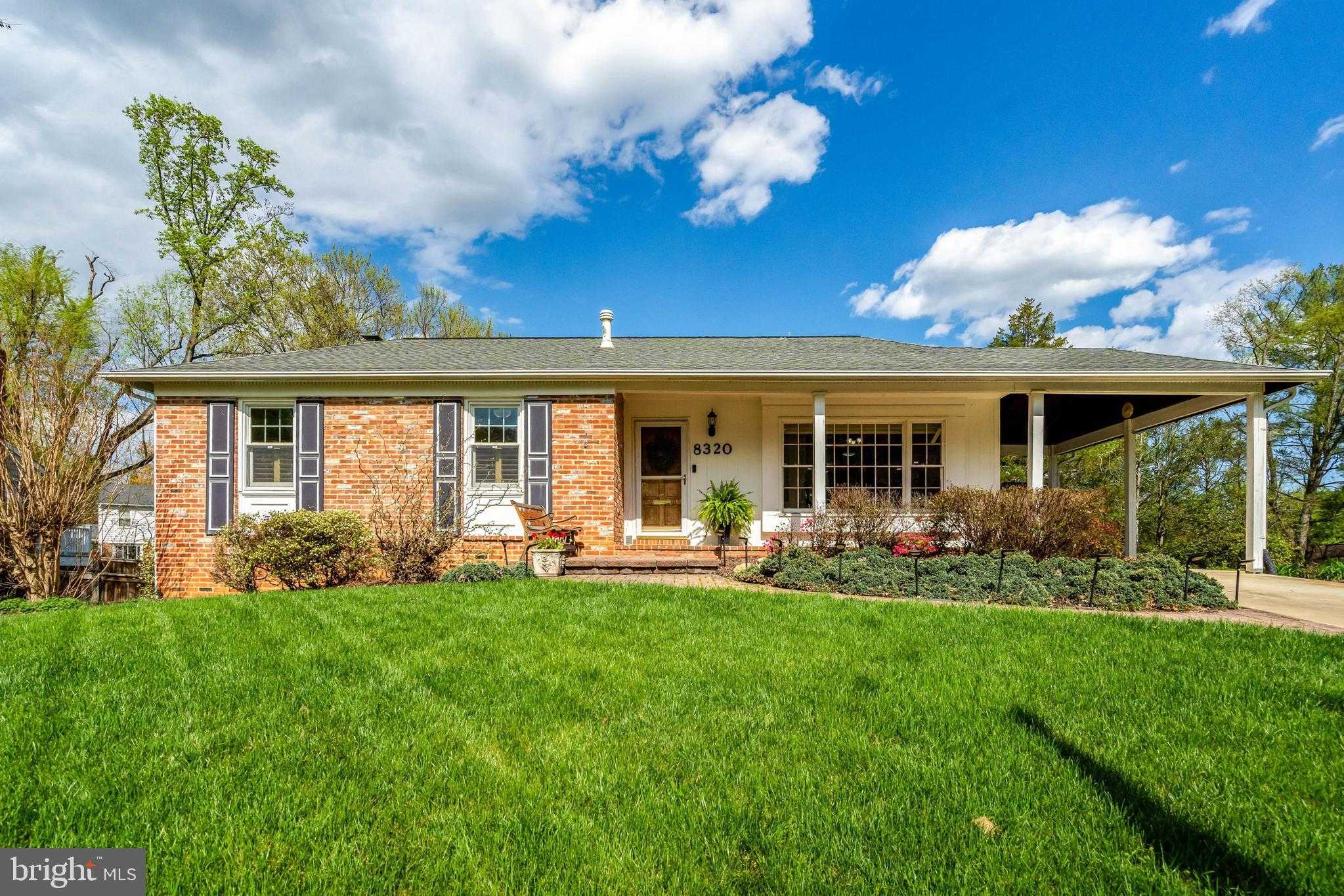 8320 Briar Creek Dr, Annandale