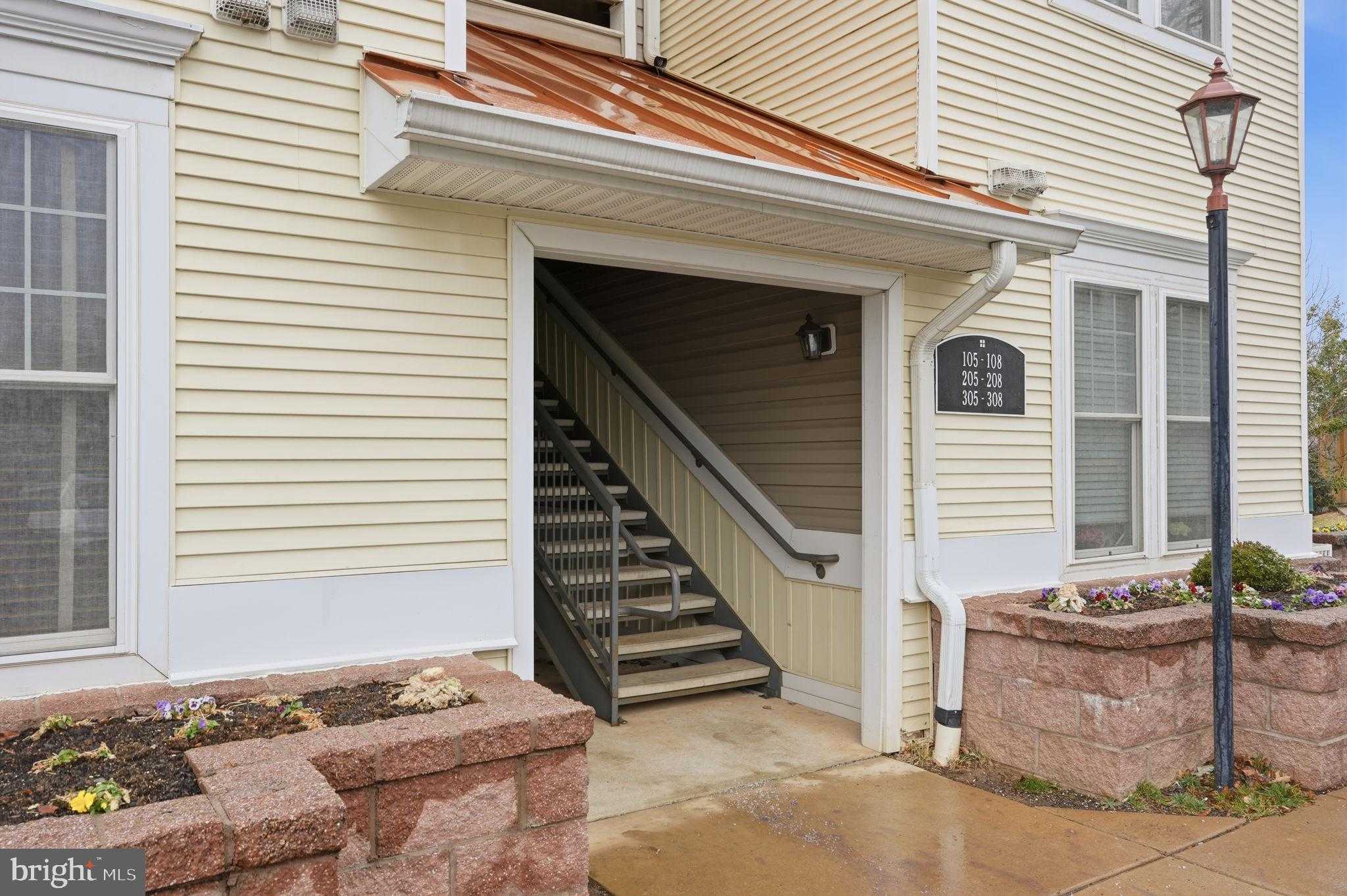 6185 Willow Pl Apt 108