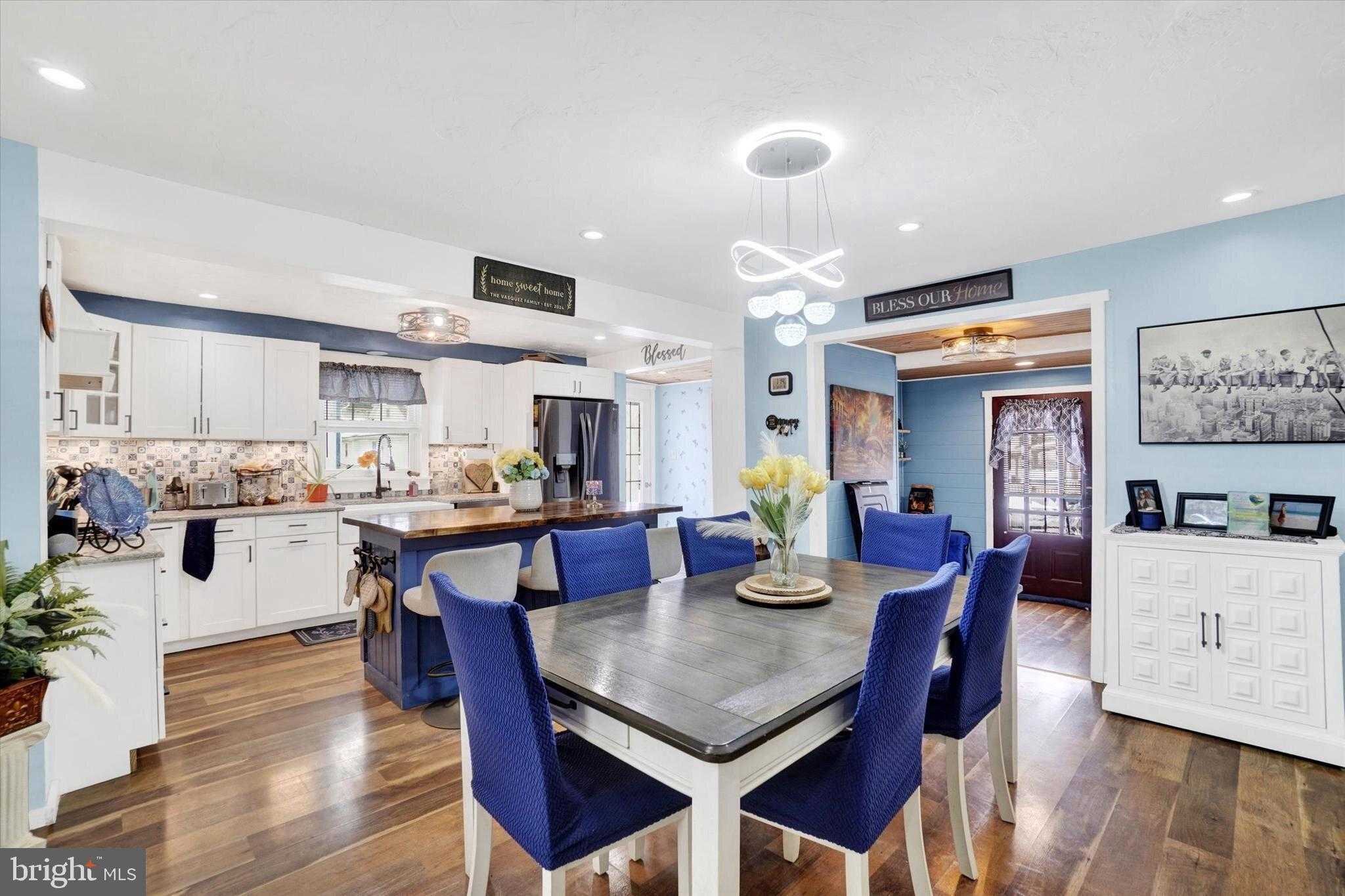 147 Maple St photo 3