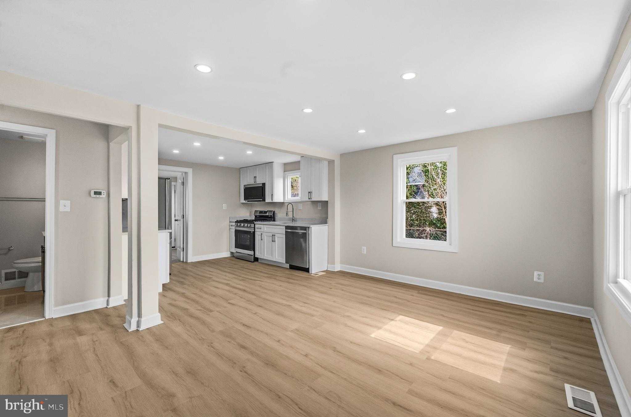 5428 Taussig Rd photo 2