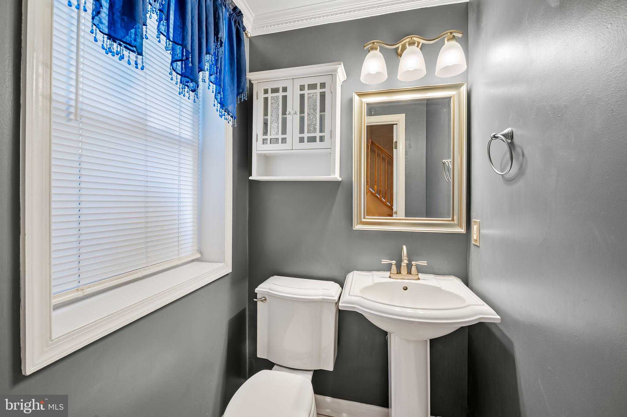 2314 Fleet St photo 16