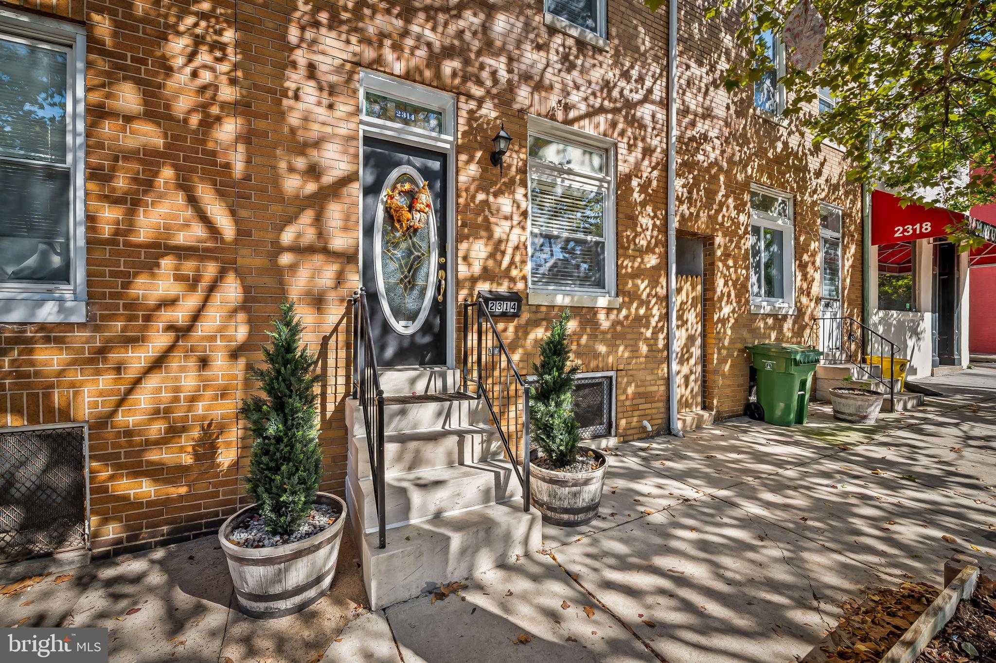 2314 Fleet St photo 3