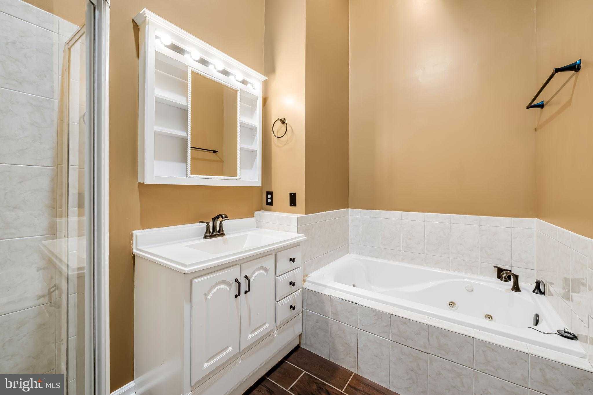 2314 Fleet St photo 31