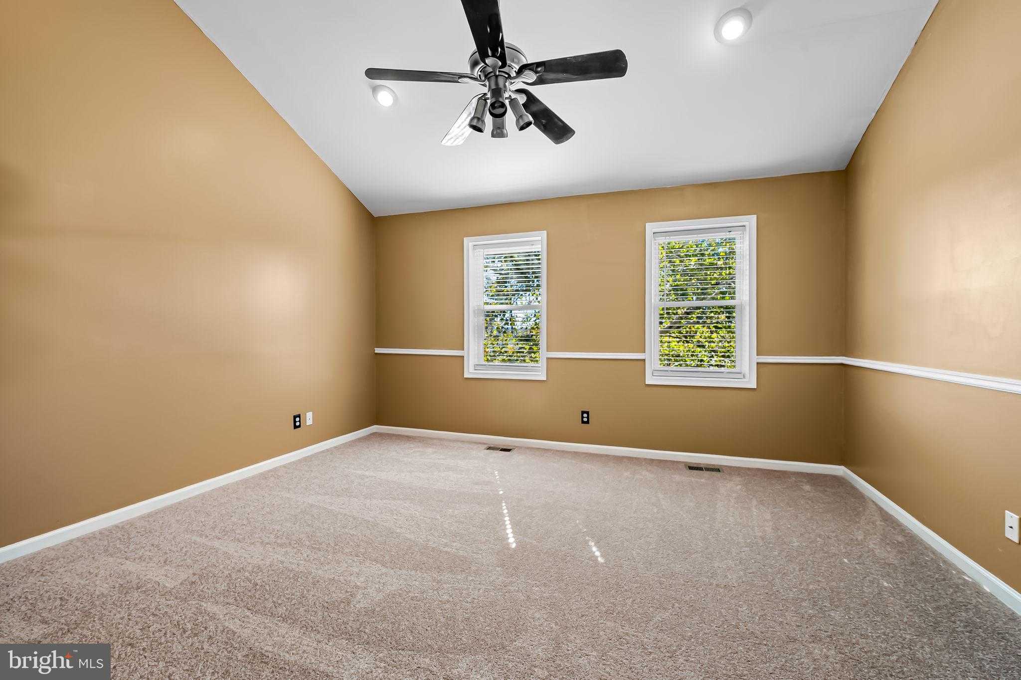 2314 Fleet St photo 32