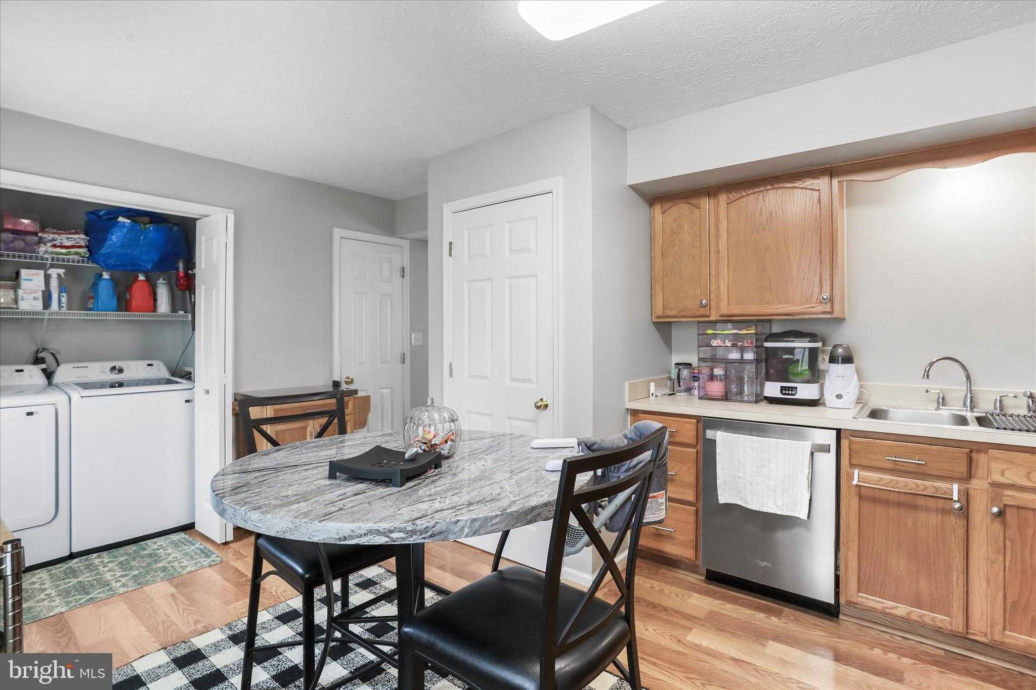 416 Ridgefield Ave photo 11