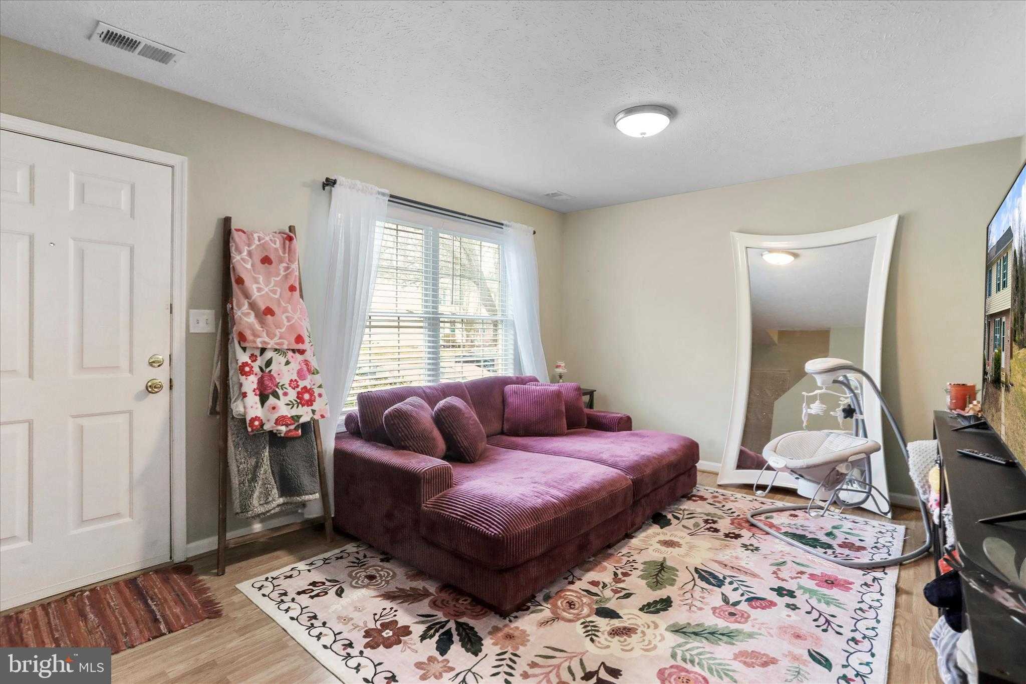 416 Ridgefield Ave photo 4