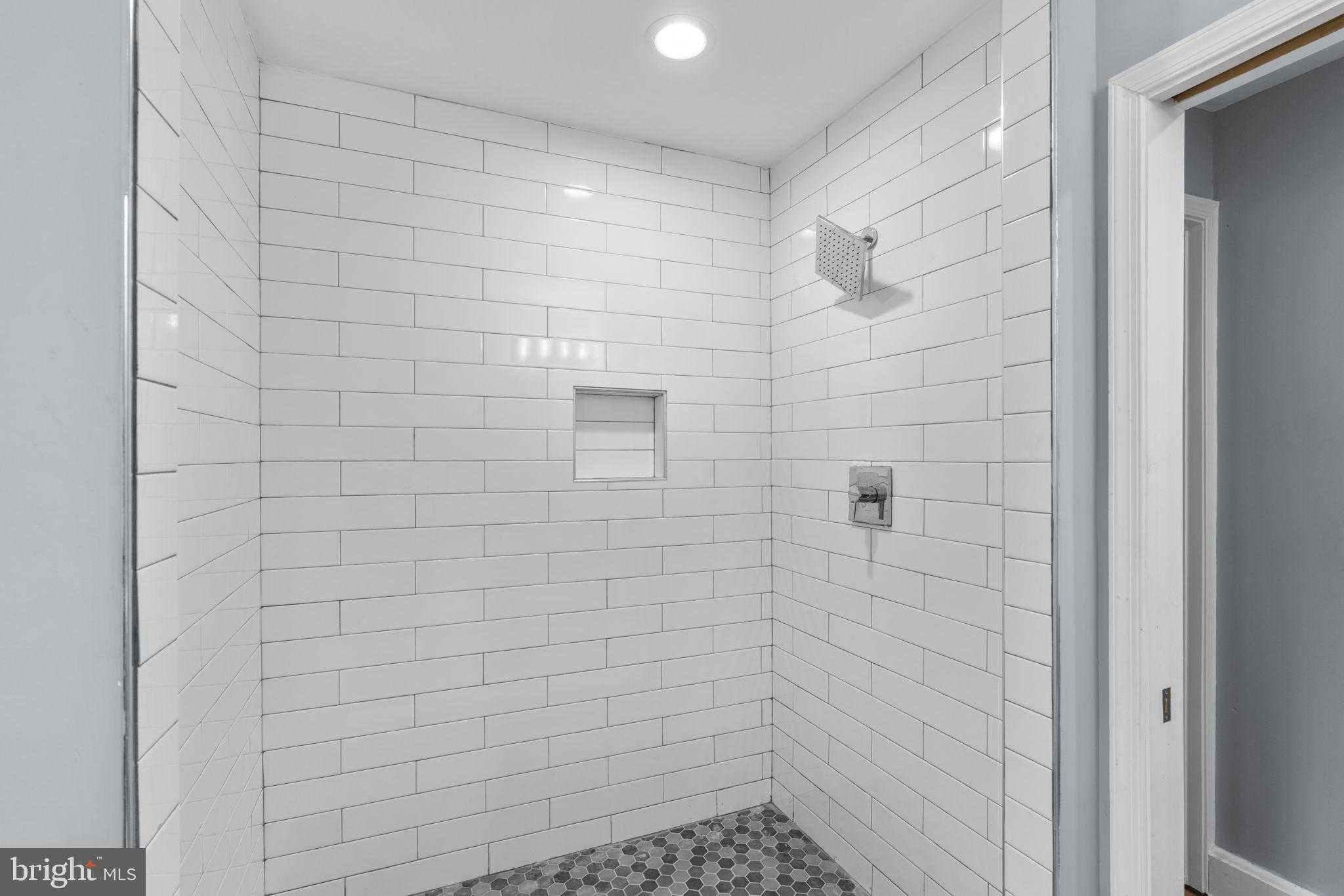 1217 E Oliver St photo 25