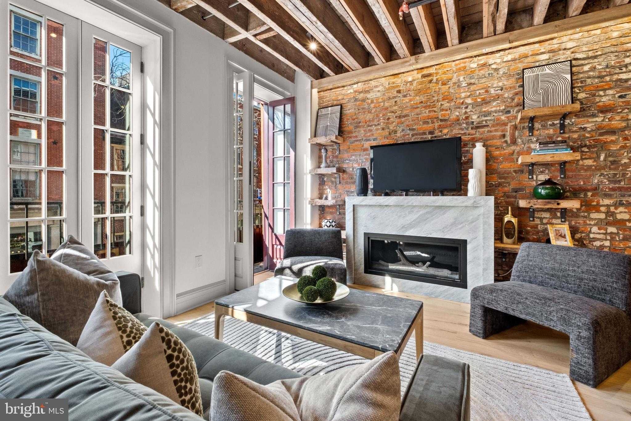 151 N 3rd St photo 2