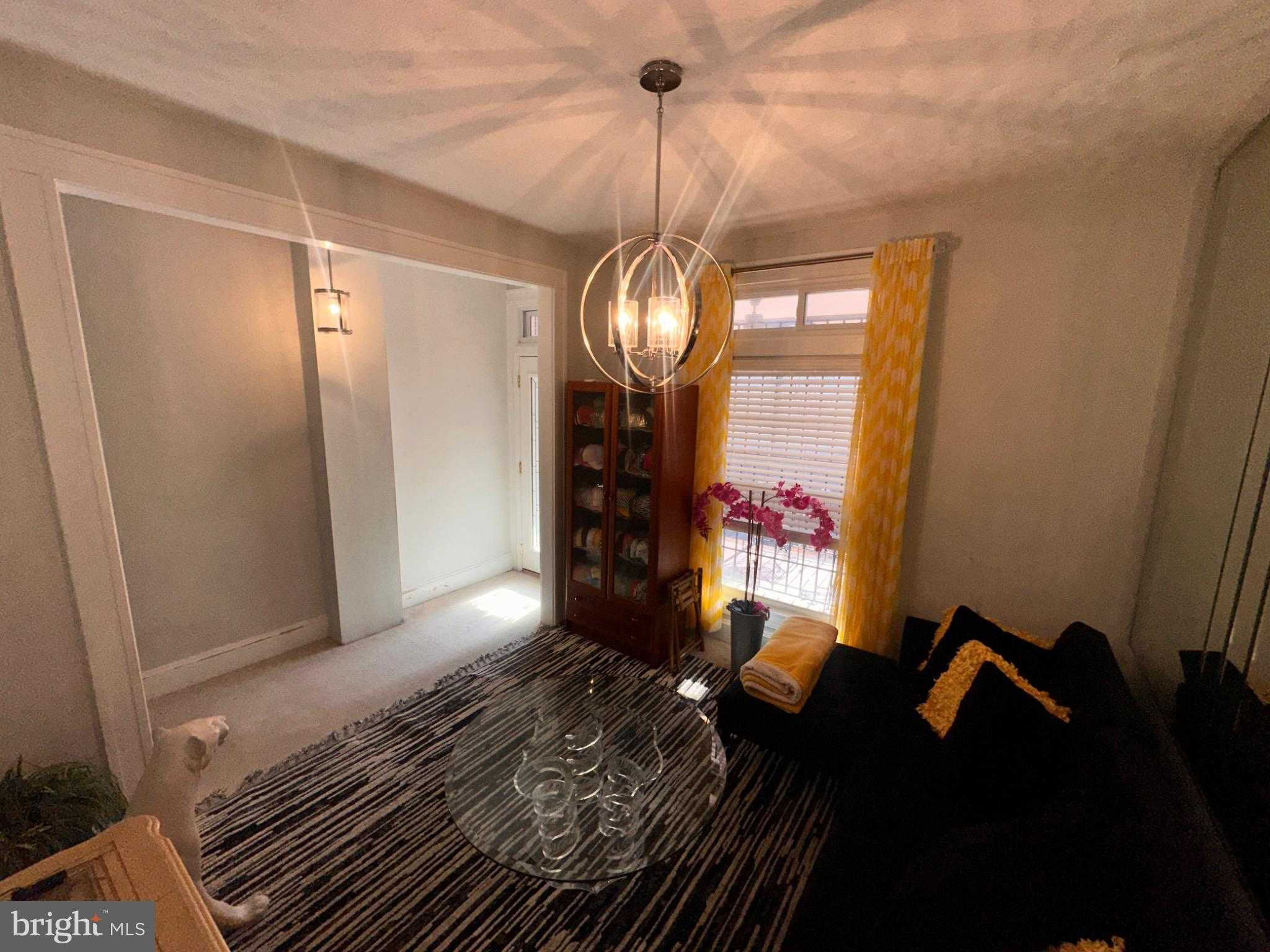 5303 Hamlin Ave photo 3