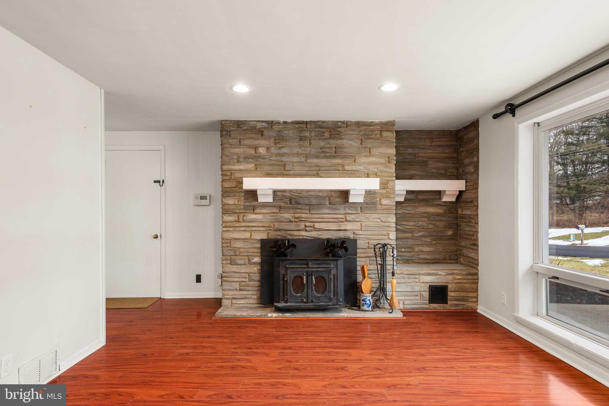 10 Old Spring Rd photo 4