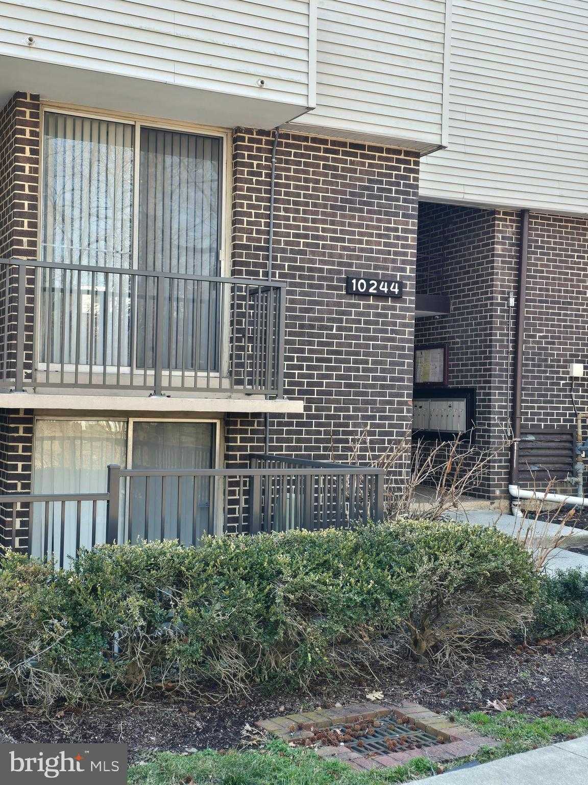 10244 Prince Pl # 21-202 photo 2