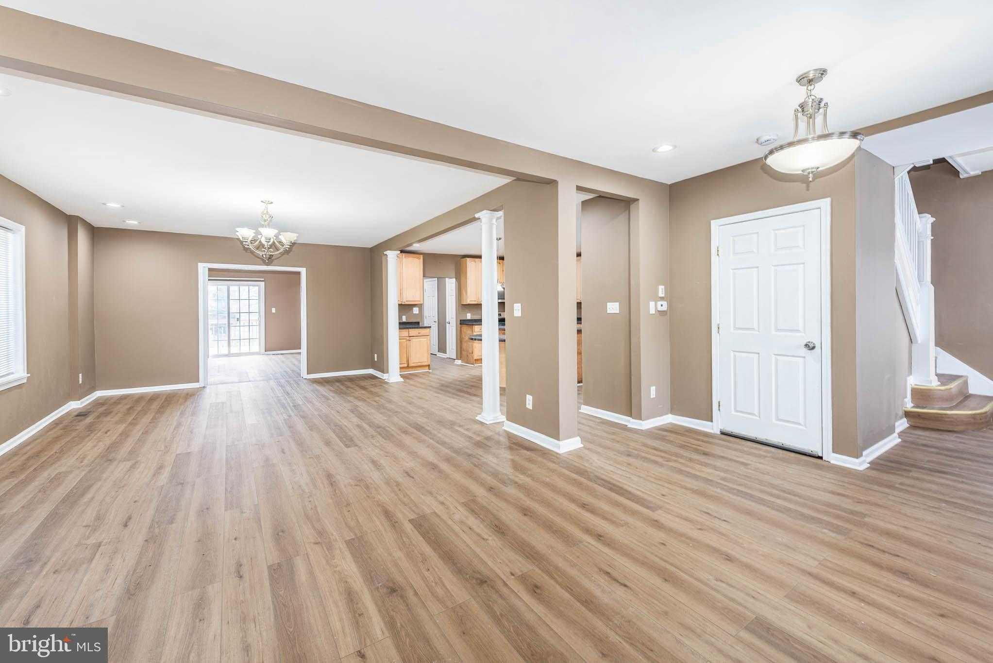 4021 Barrington Rd photo 2