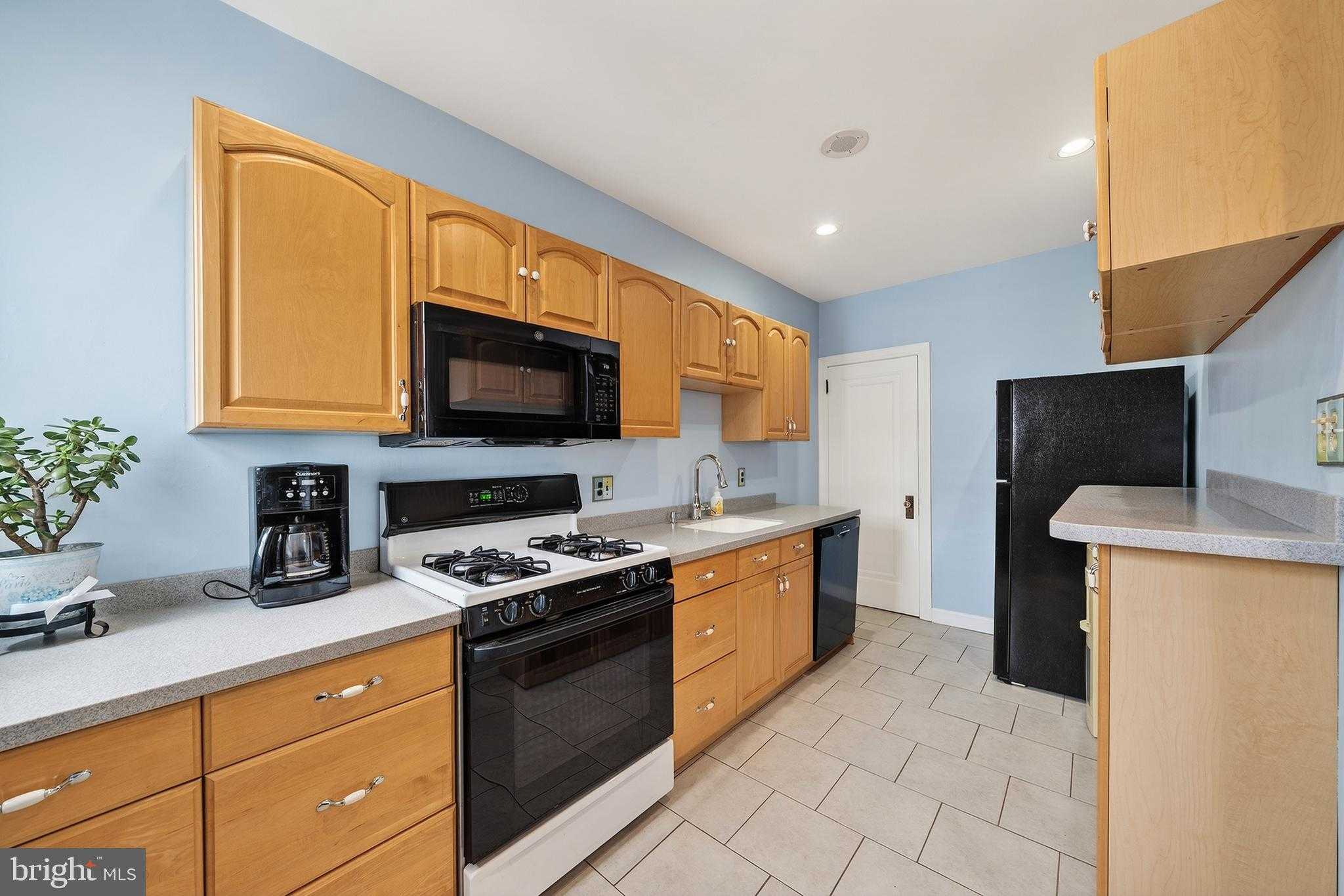 990 E Godfrey Ave photo 15